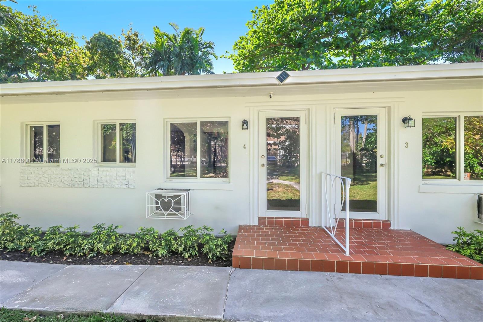 8440 NE 1st Ave,Miami, FL 33138