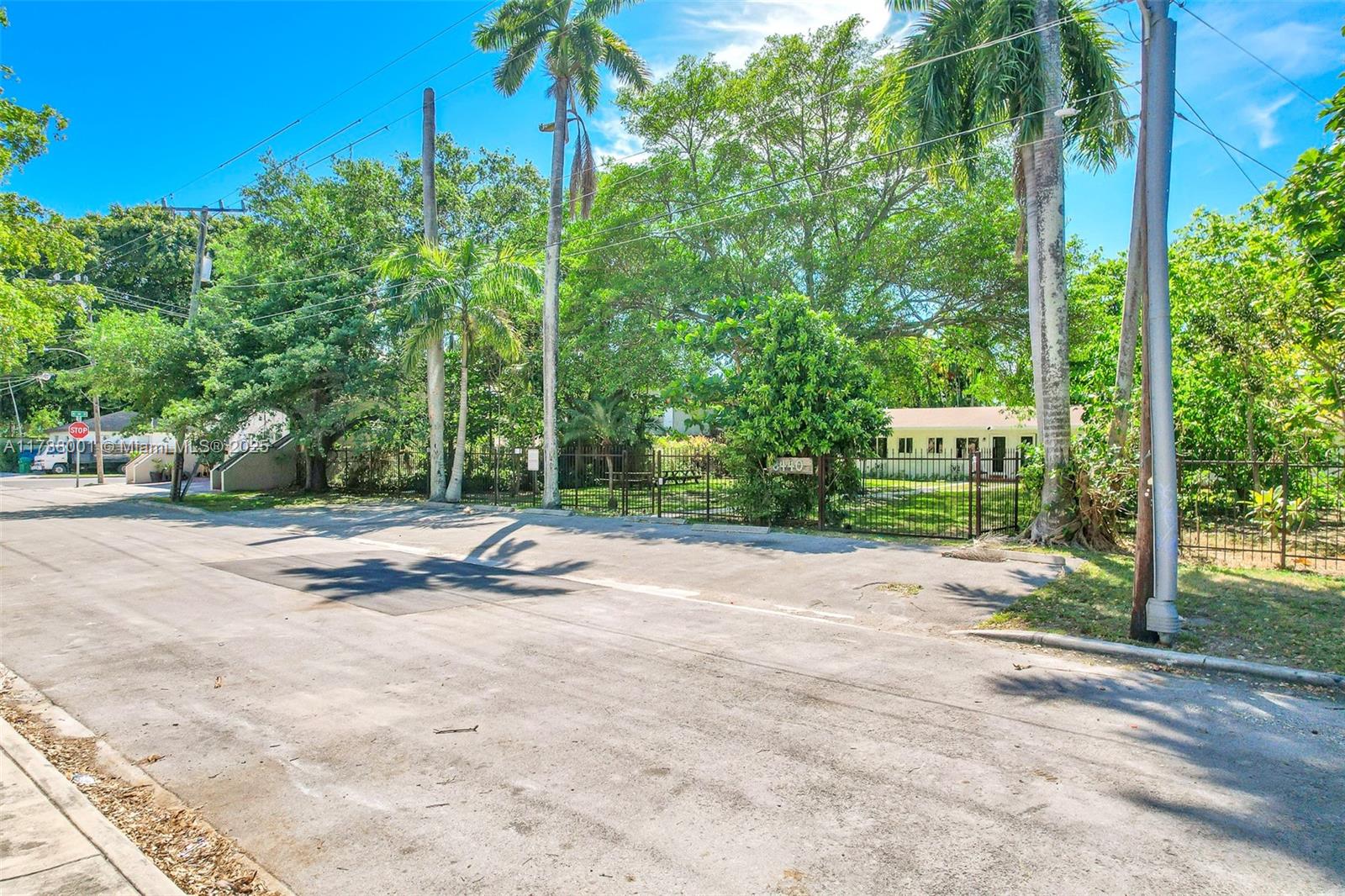 8440 NE 1st Ave,Miami, FL 33138