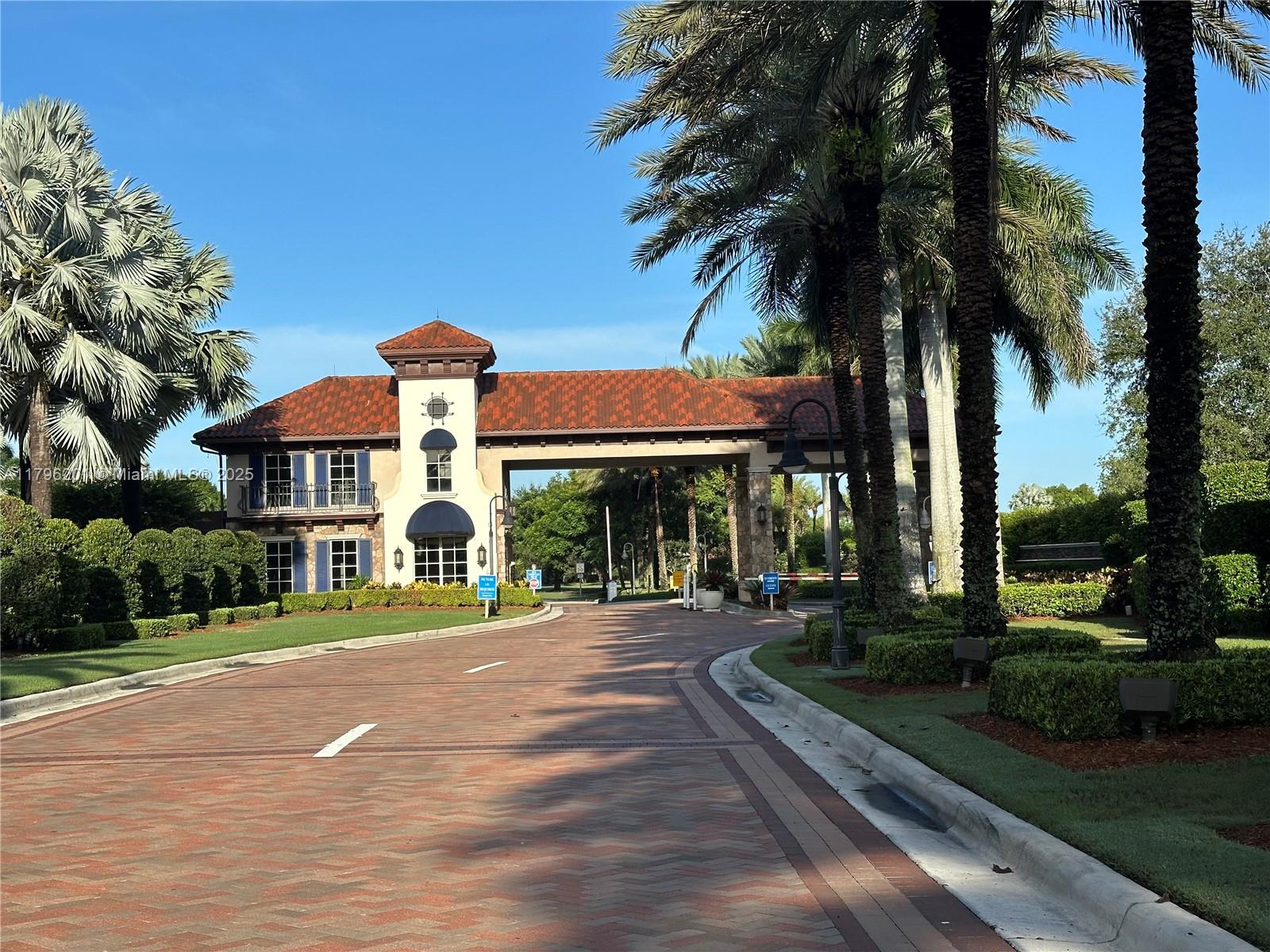 7508 La Paz Blvd #202