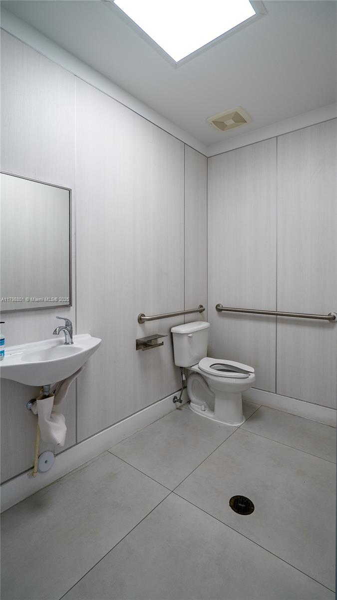 7744 NW 6th Ct,Miami, FL 33150