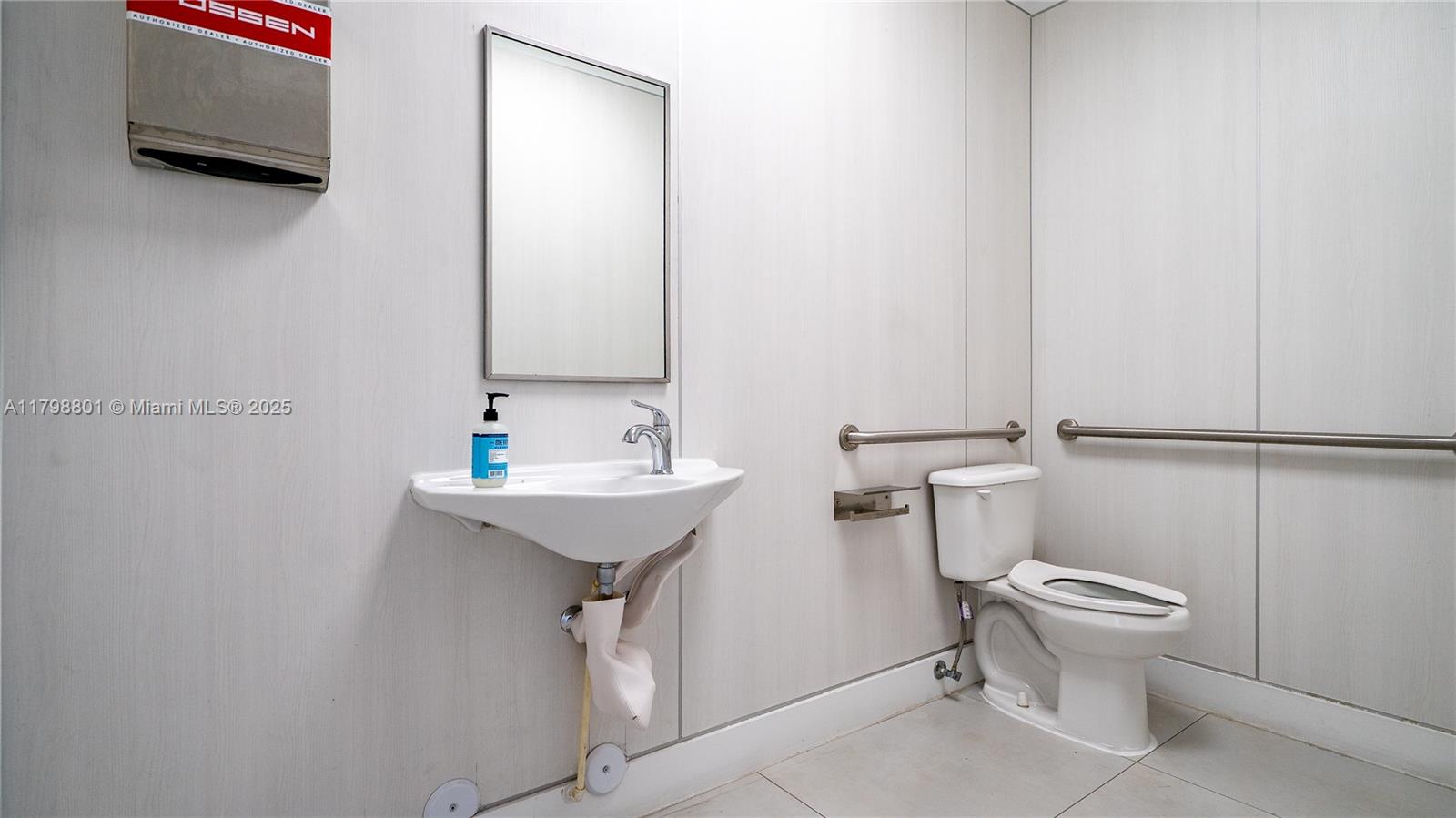 7744 NW 6th Ct,Miami, FL 33150