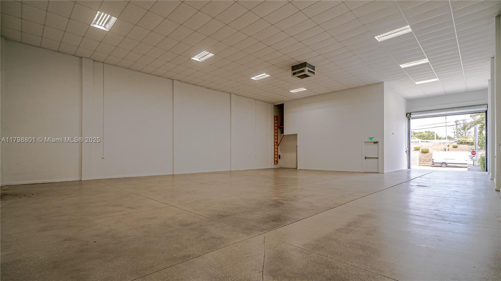 7744 NW 6th Ct,Miami, FL 33150