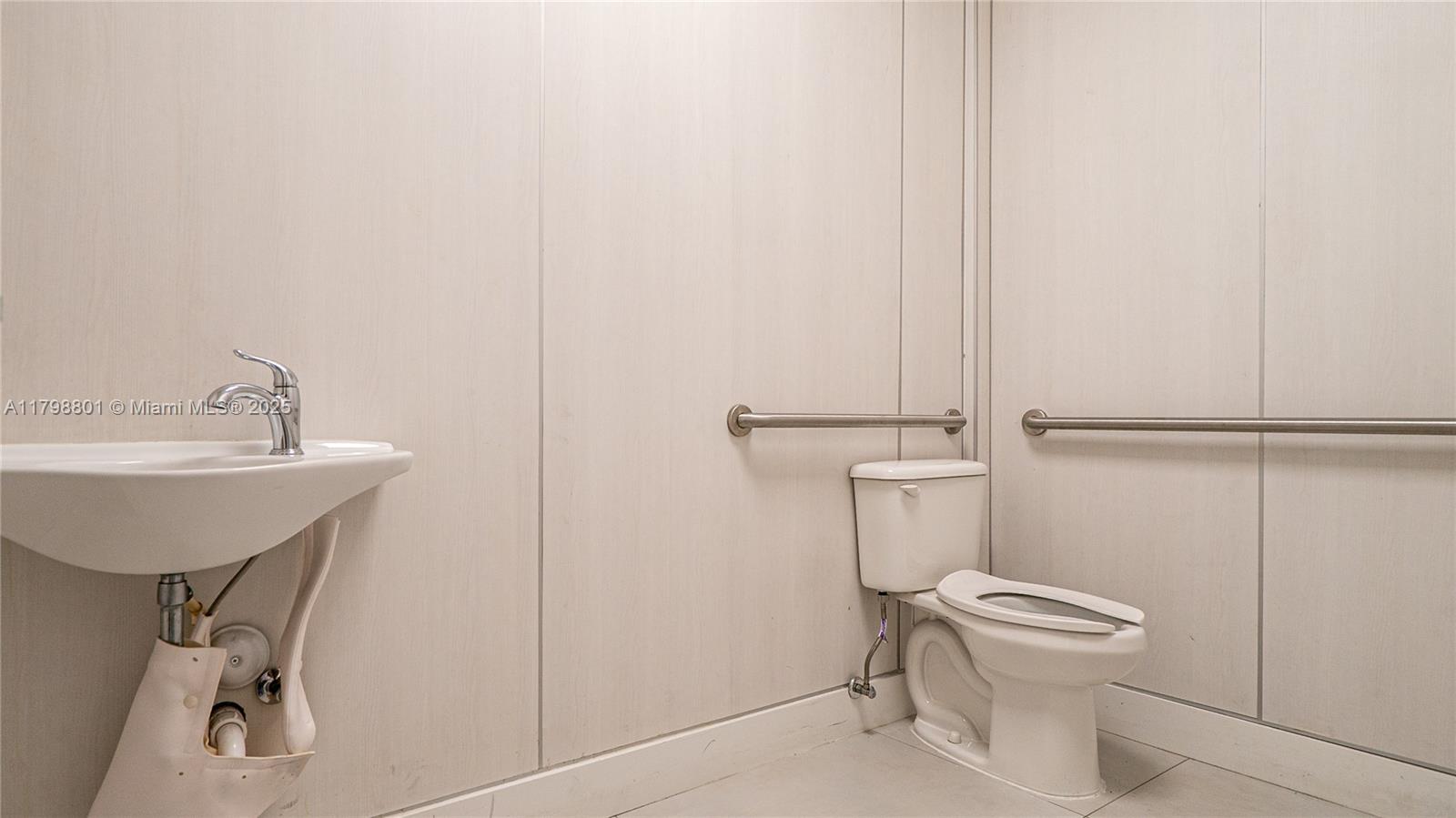 7744 NW 6th Ct,Miami, FL 33150