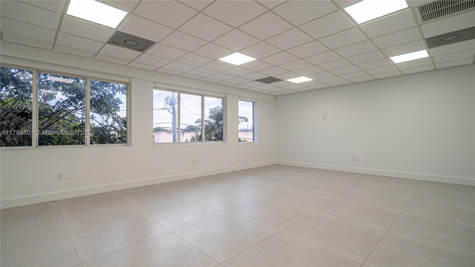 7744 NW 6th Ct,Miami, FL 33150