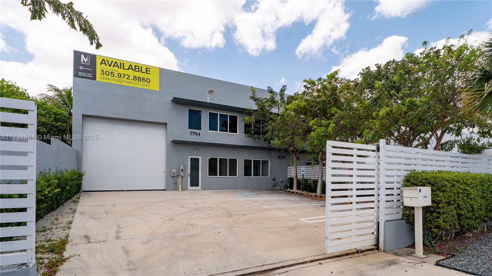 7744 NW 6th Ct,Miami, FL 33150