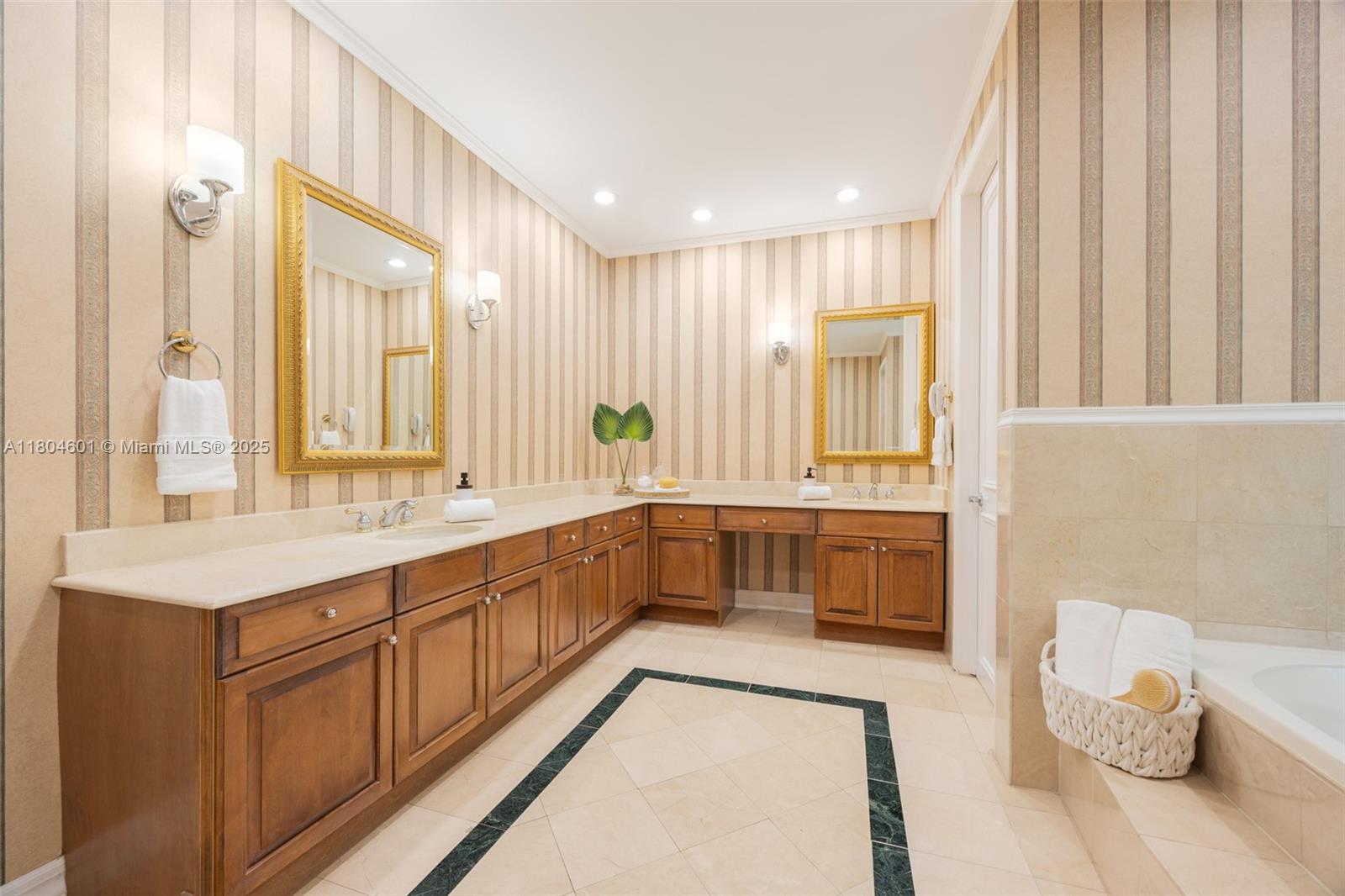 7250 Erwin Rd Coral Gables, FL 33143 7250 Erwin Rd Coral Gables, FL 33143