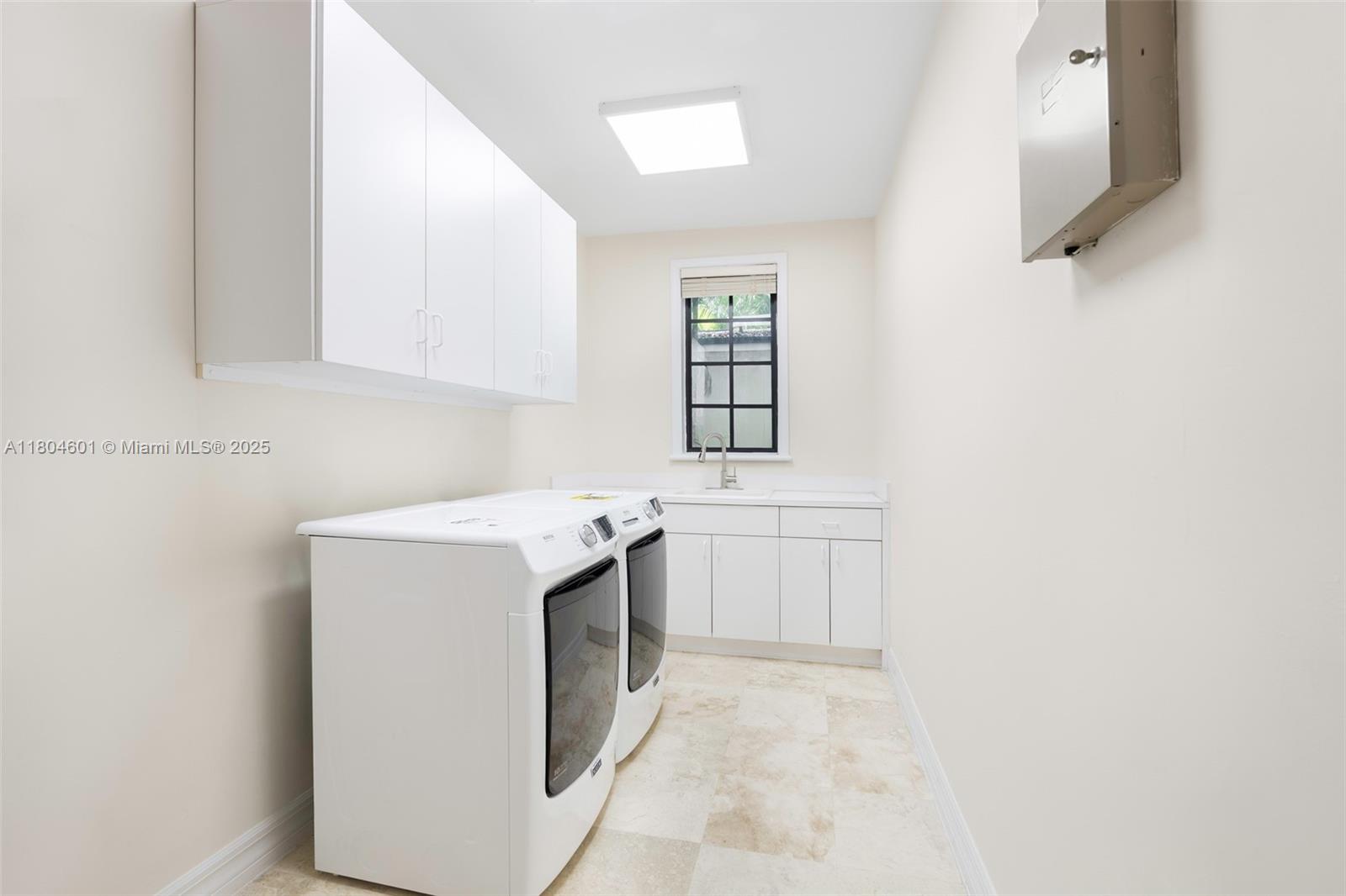 7250 Erwin Rd Coral Gables, FL 33143 7250 Erwin Rd Coral Gables, FL 33143