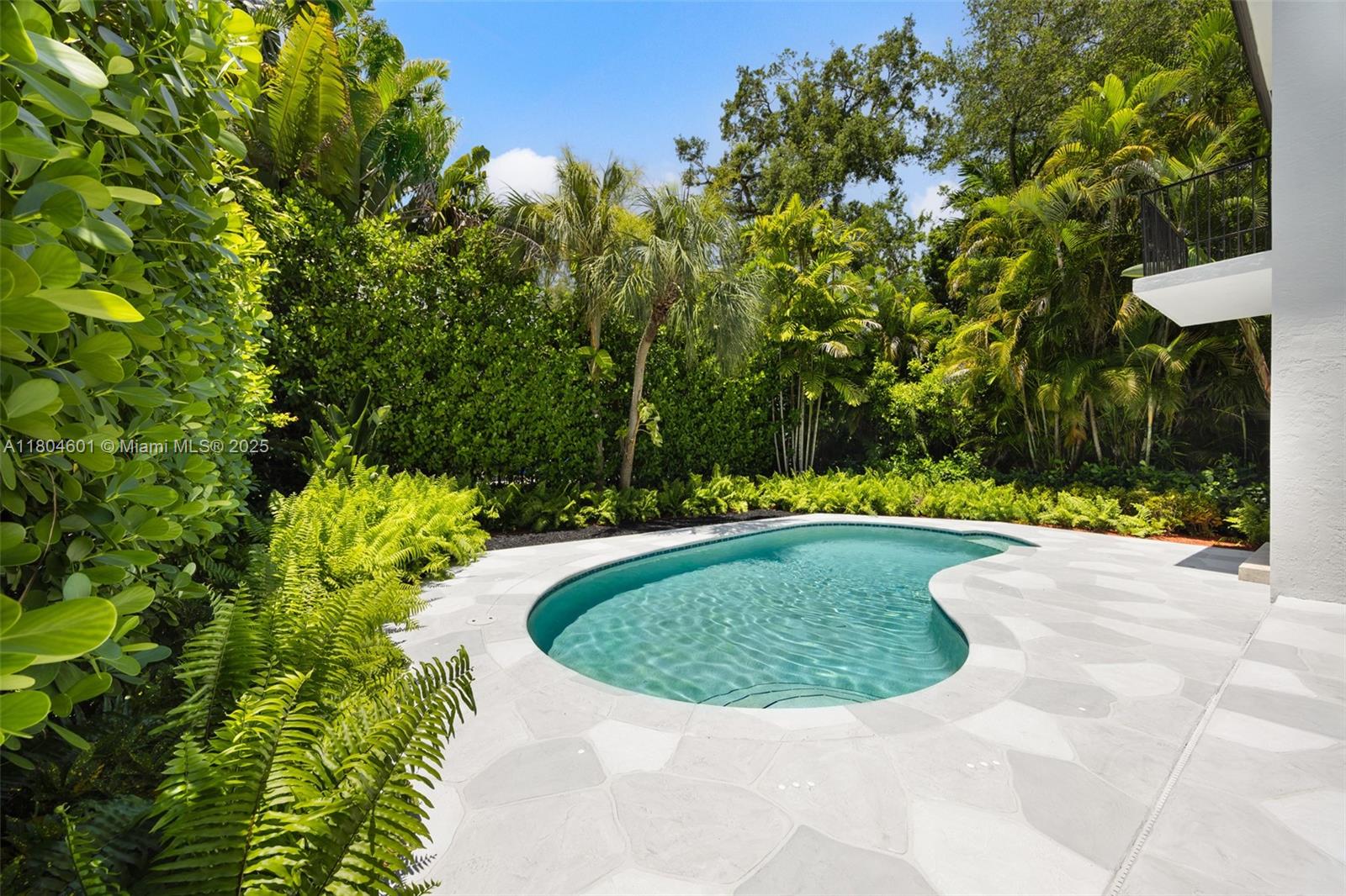 7250 Erwin Rd Coral Gables, FL 33143 7250 Erwin Rd Coral Gables, FL 33143