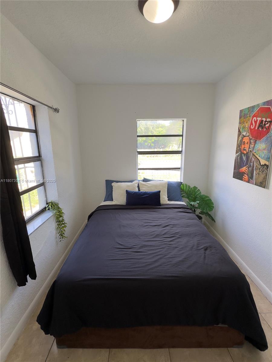 301 NW 37th St Miami, FL 33127