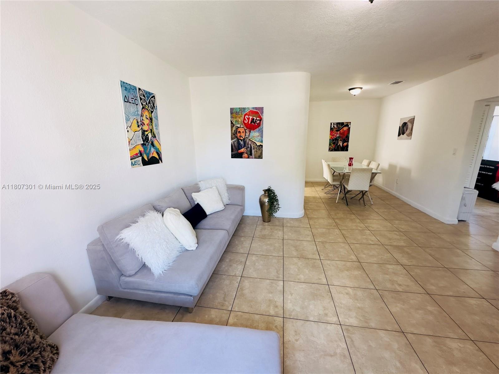 301 NW 37th St Miami, FL 33127