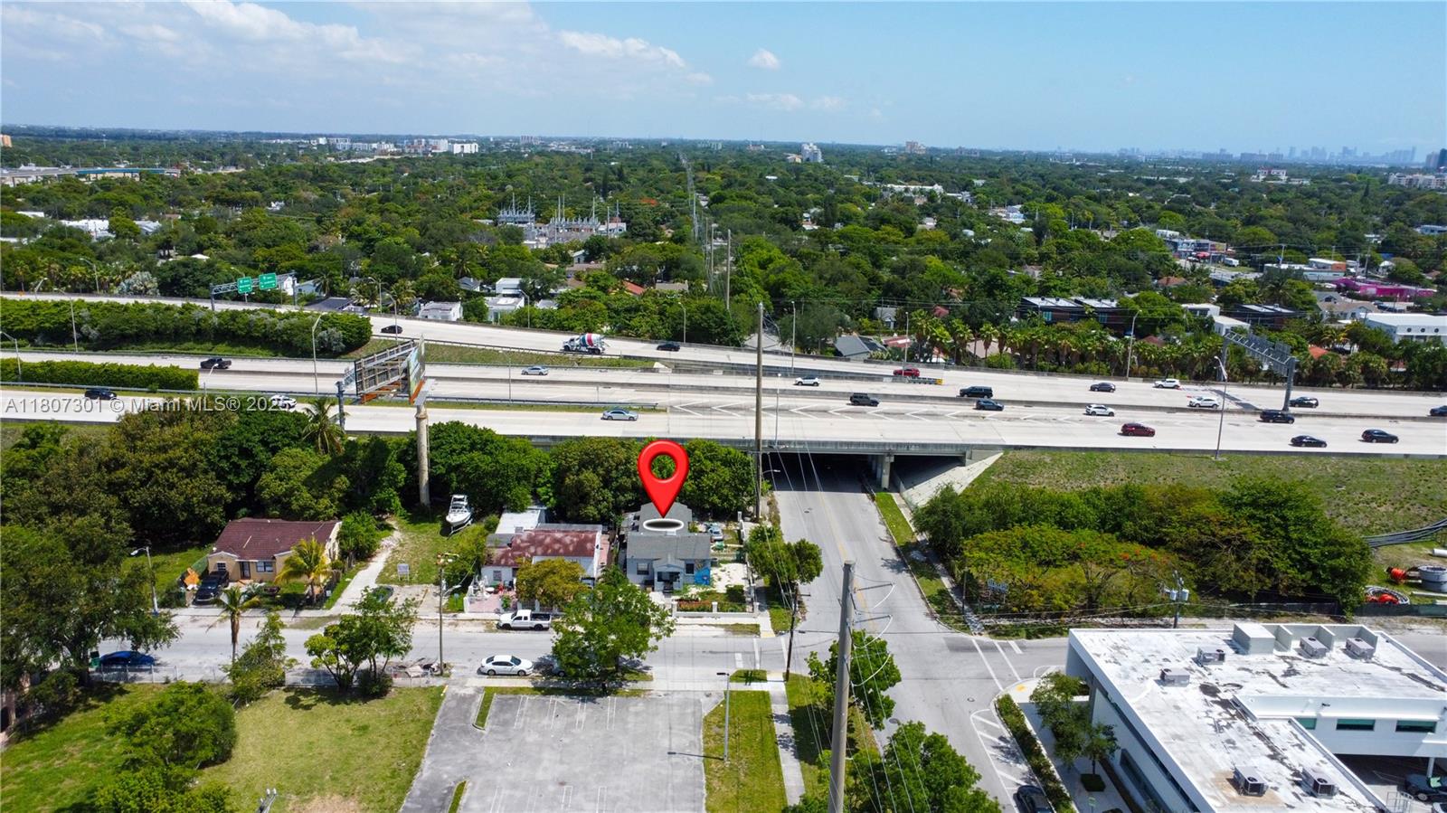 301 NW 37th St Miami, FL 33127