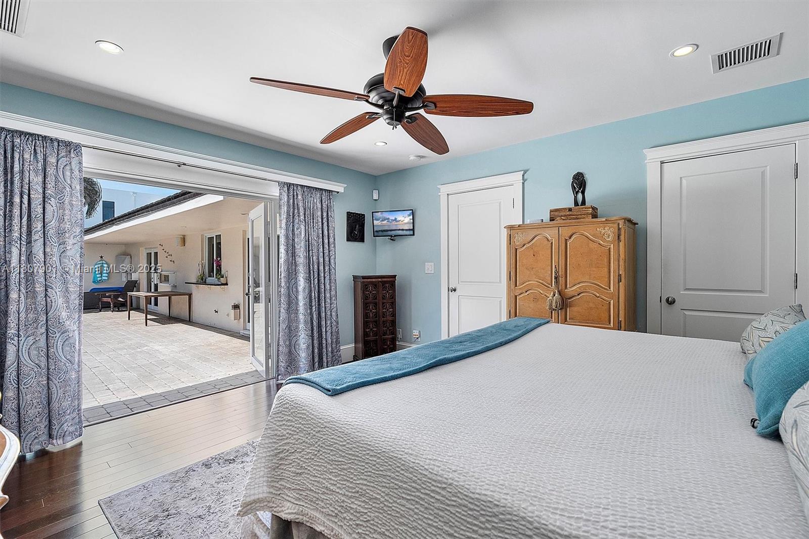 13105 Coronado Dr North Miami, FL 33181