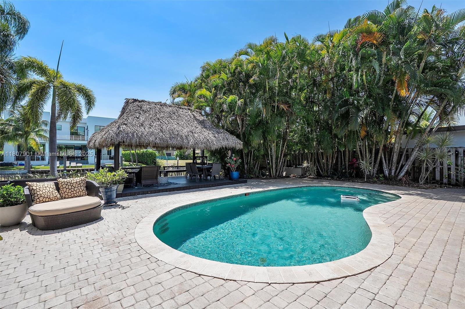 13105 Coronado Dr North Miami, FL 33181