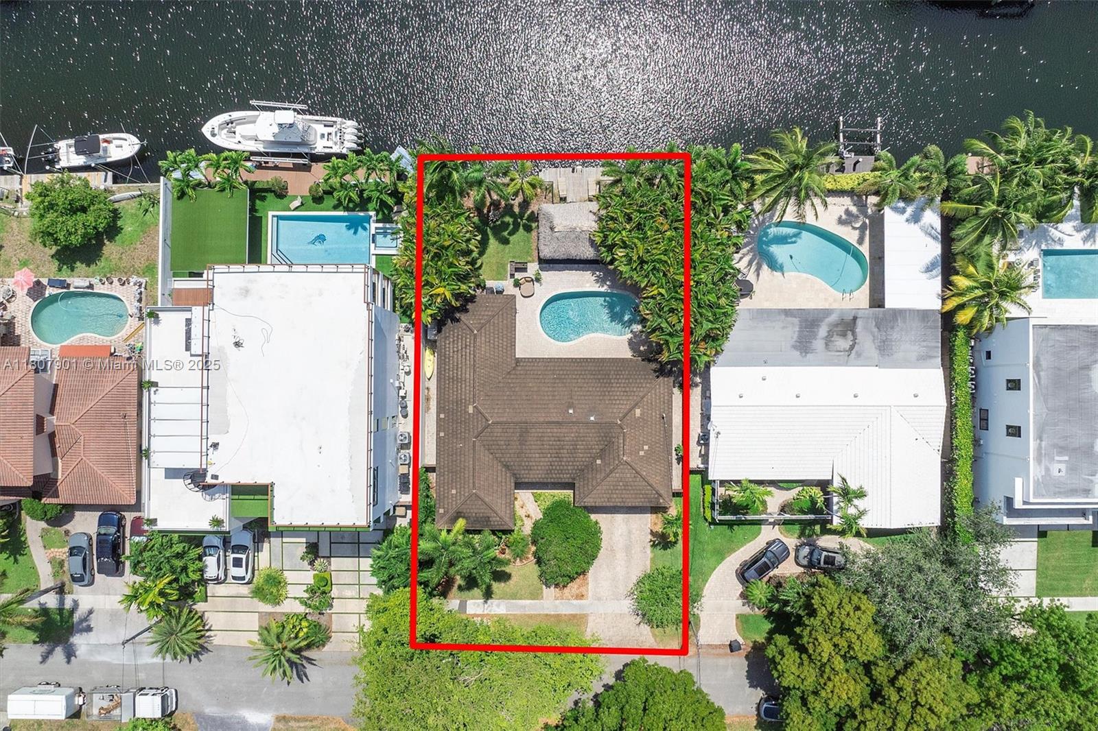 13105 Coronado Dr North Miami, FL 33181