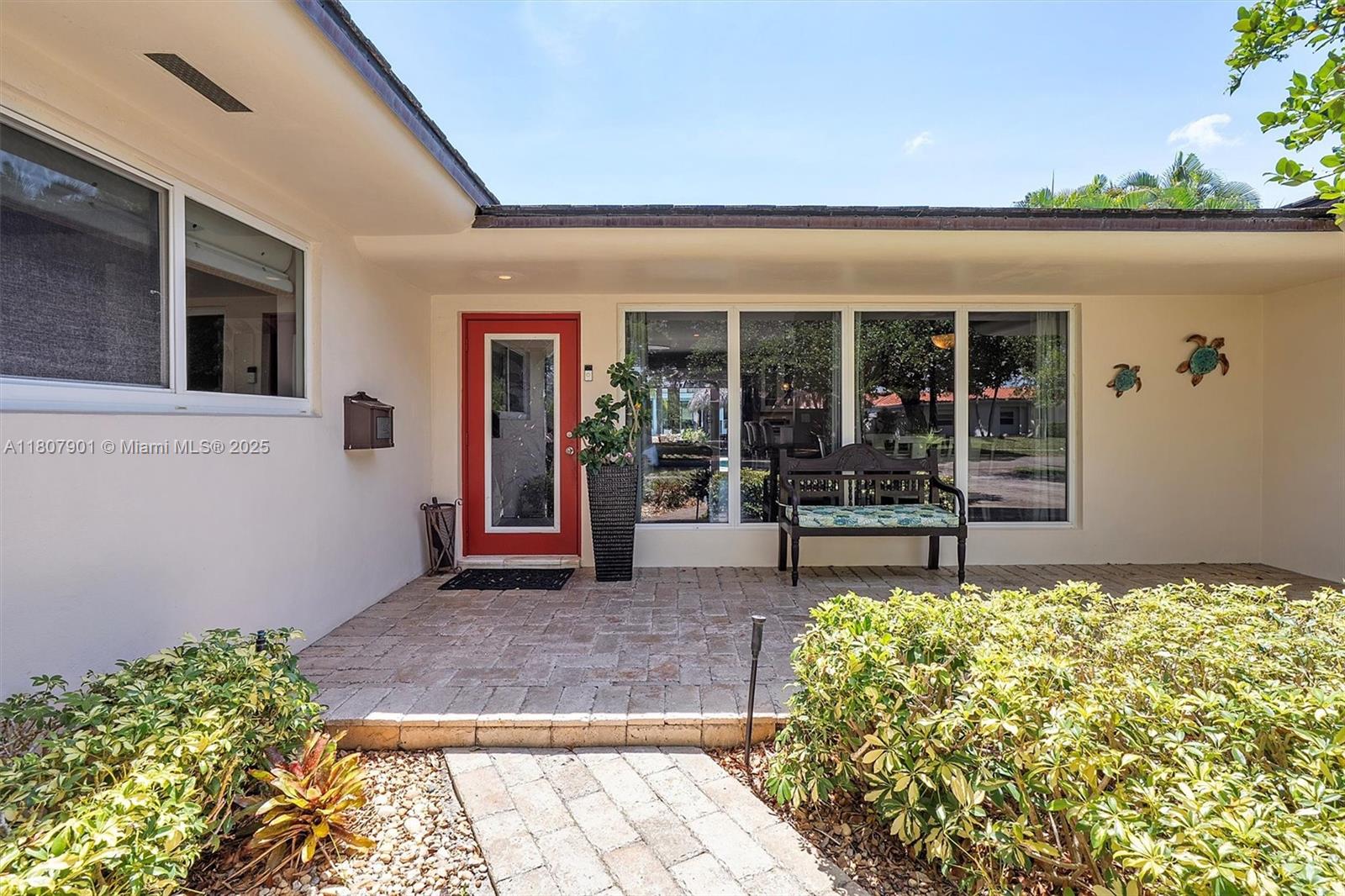 13105 Coronado Dr North Miami, FL 33181