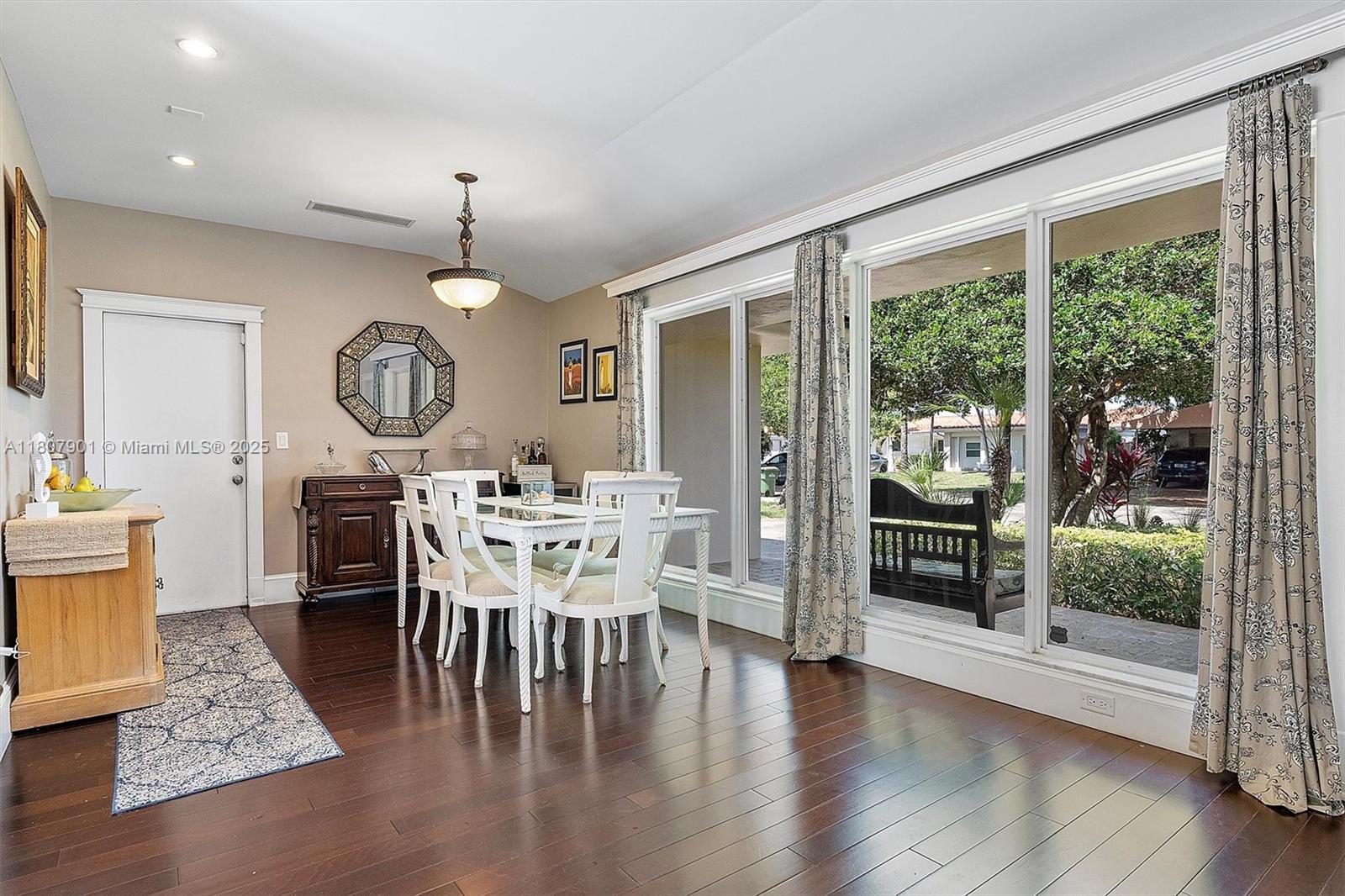 13105 Coronado Dr North Miami, FL 33181