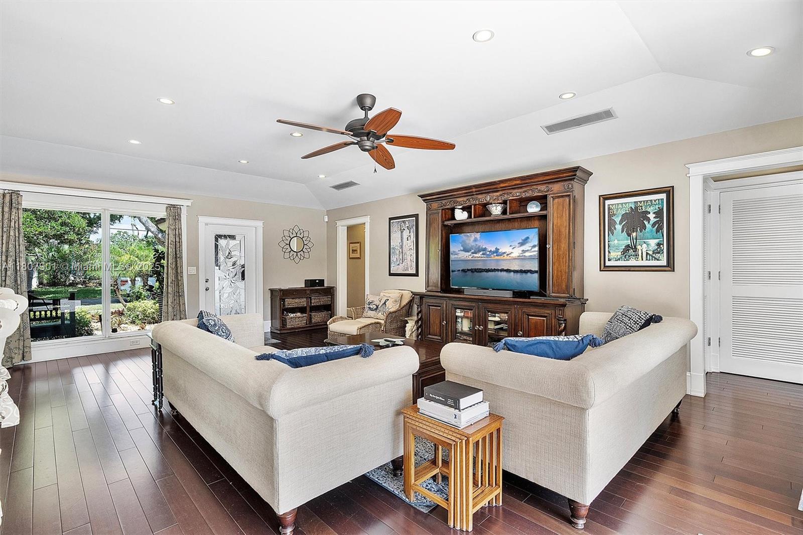 13105 Coronado Dr North Miami, FL 33181