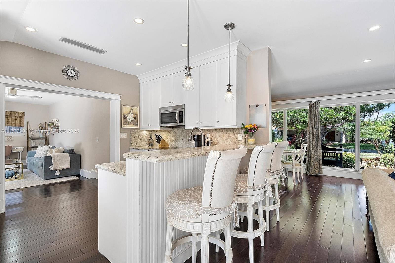 13105 Coronado Dr North Miami, FL 33181