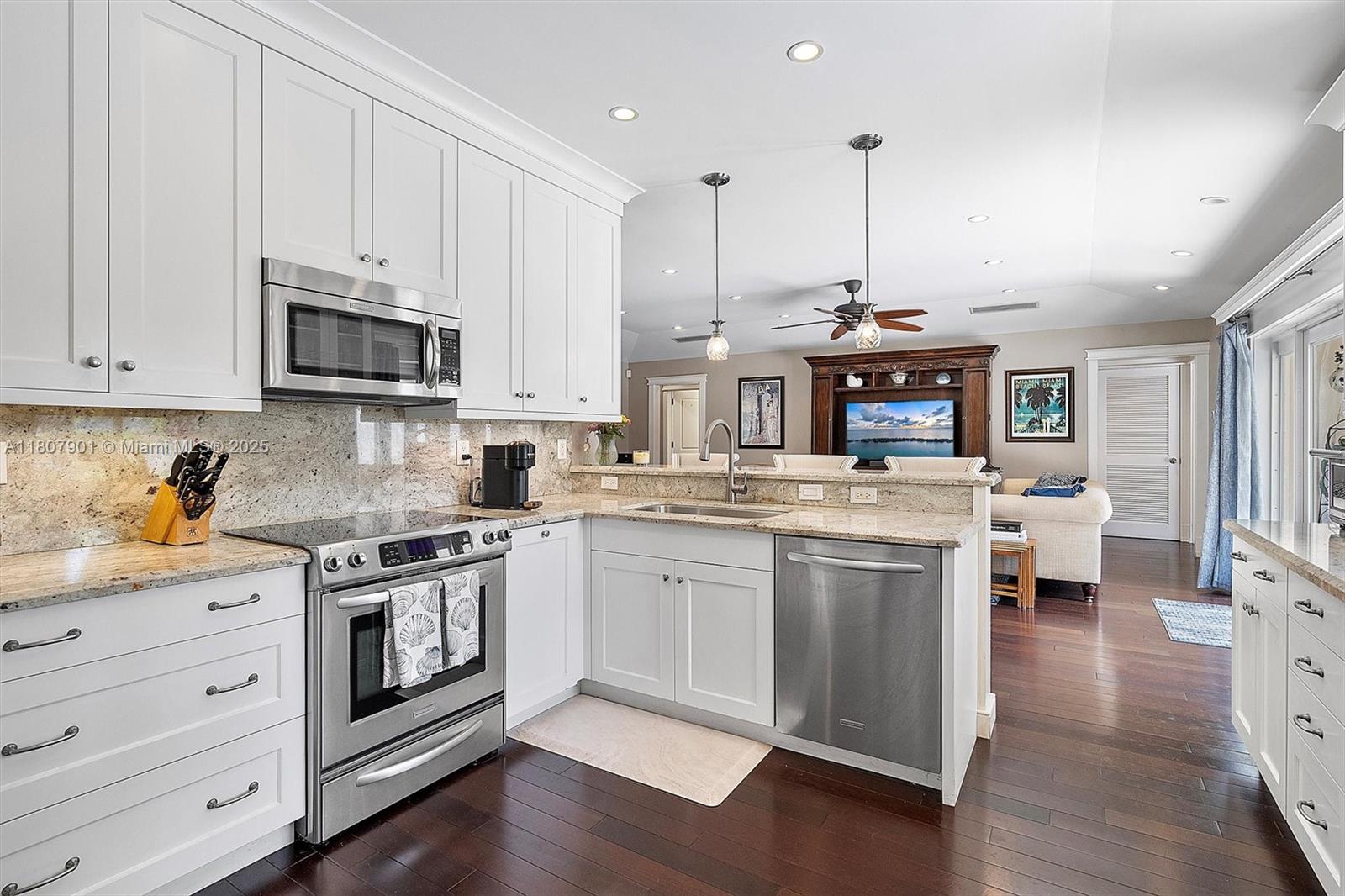 13105 Coronado Dr North Miami, FL 33181