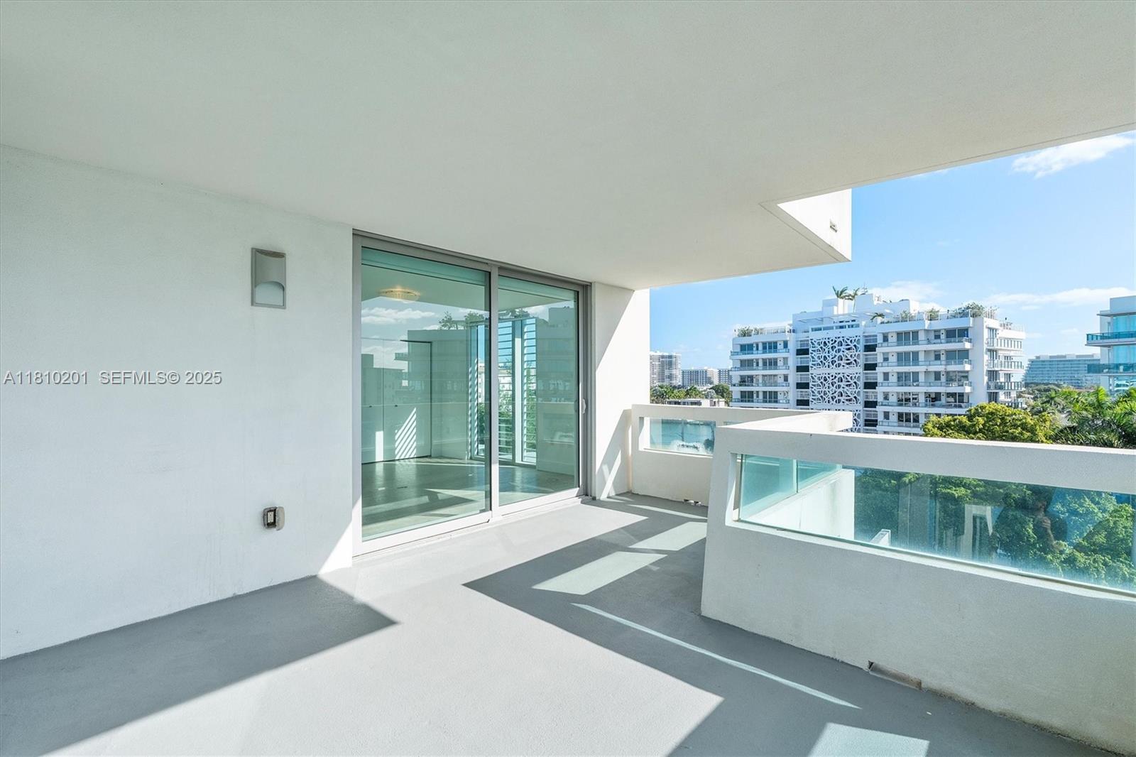 image Bay Harbor Club23