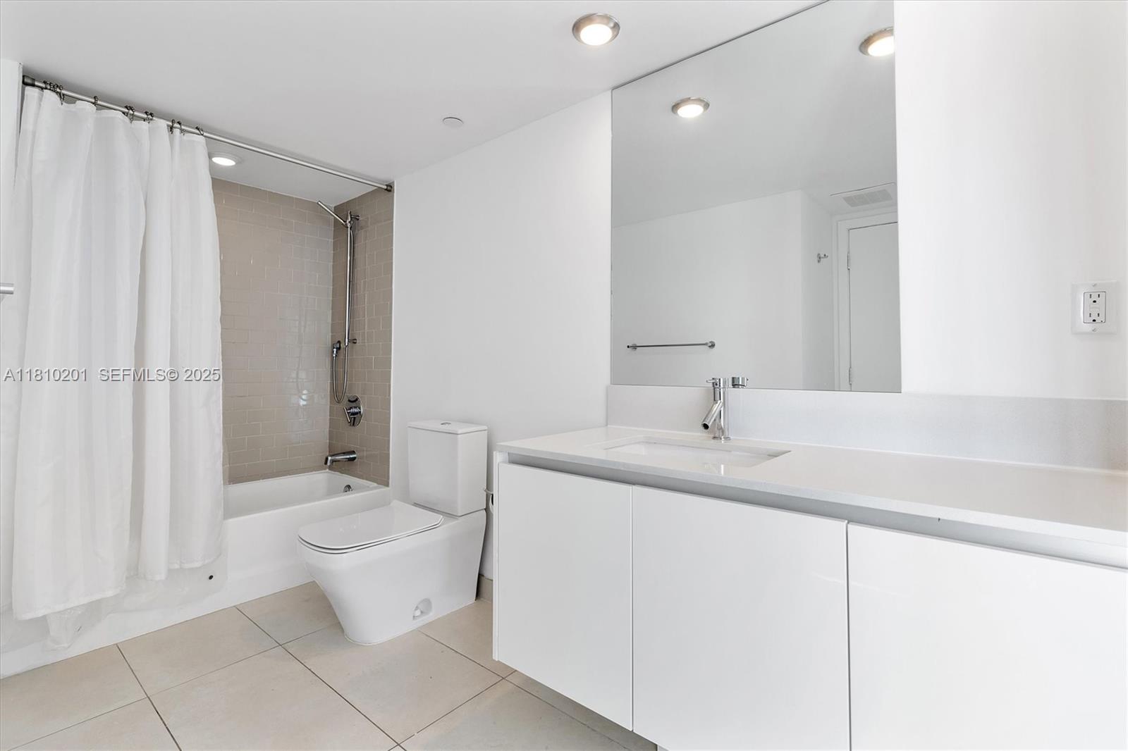 image Bay Harbor Club31