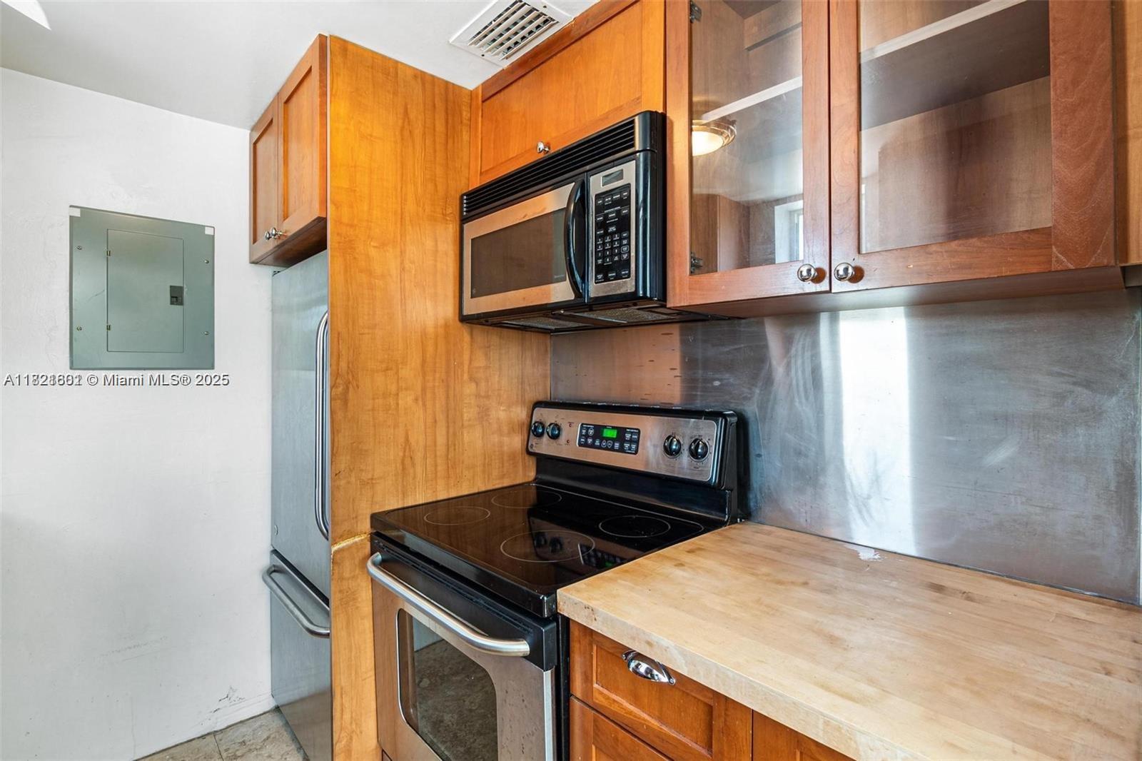 4015 N Meridian Ave #6 Miami Beach, FL 33140