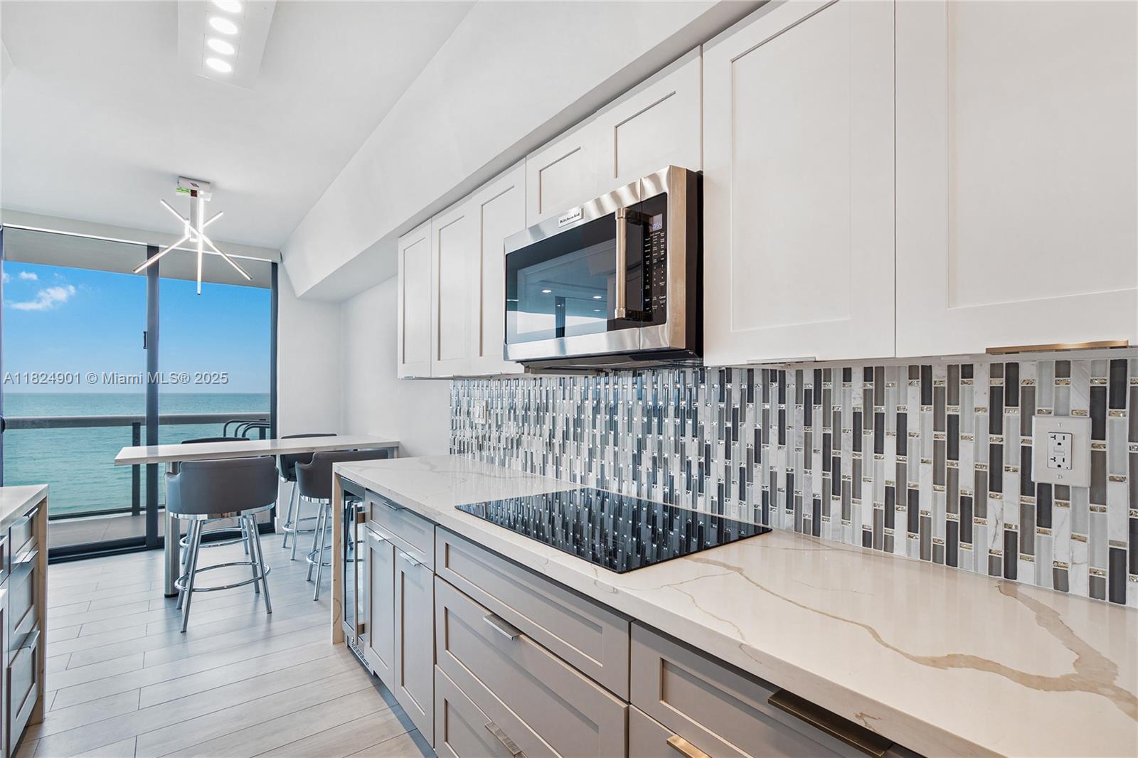 image The Waves Condo9