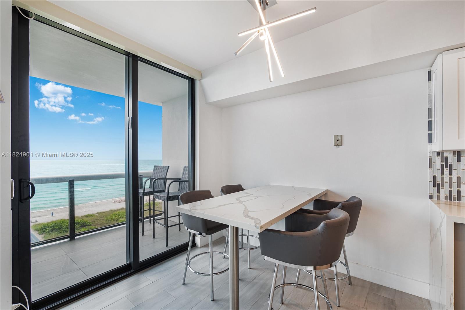 image The Waves Condo12