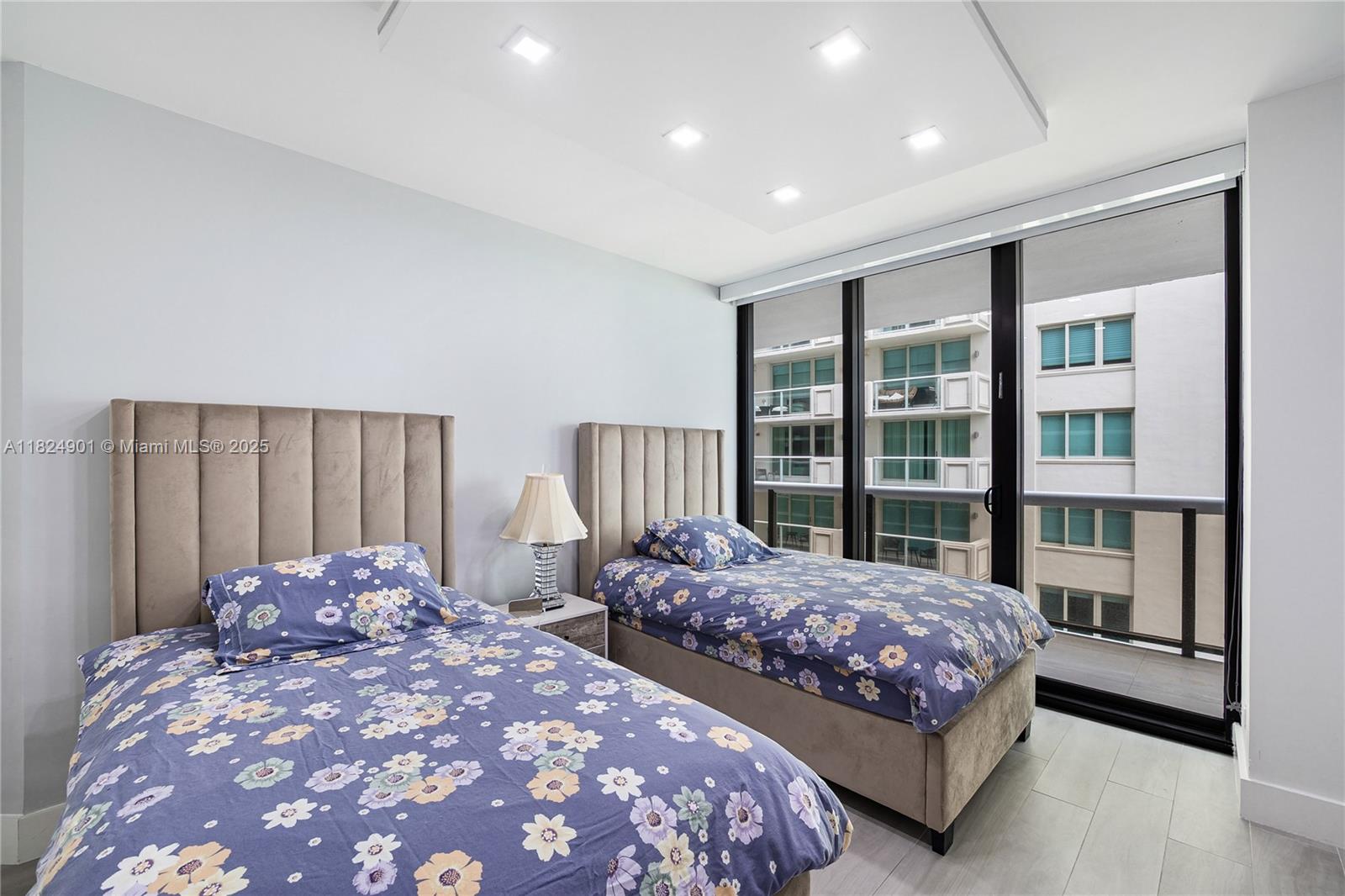 image The Waves Condo23