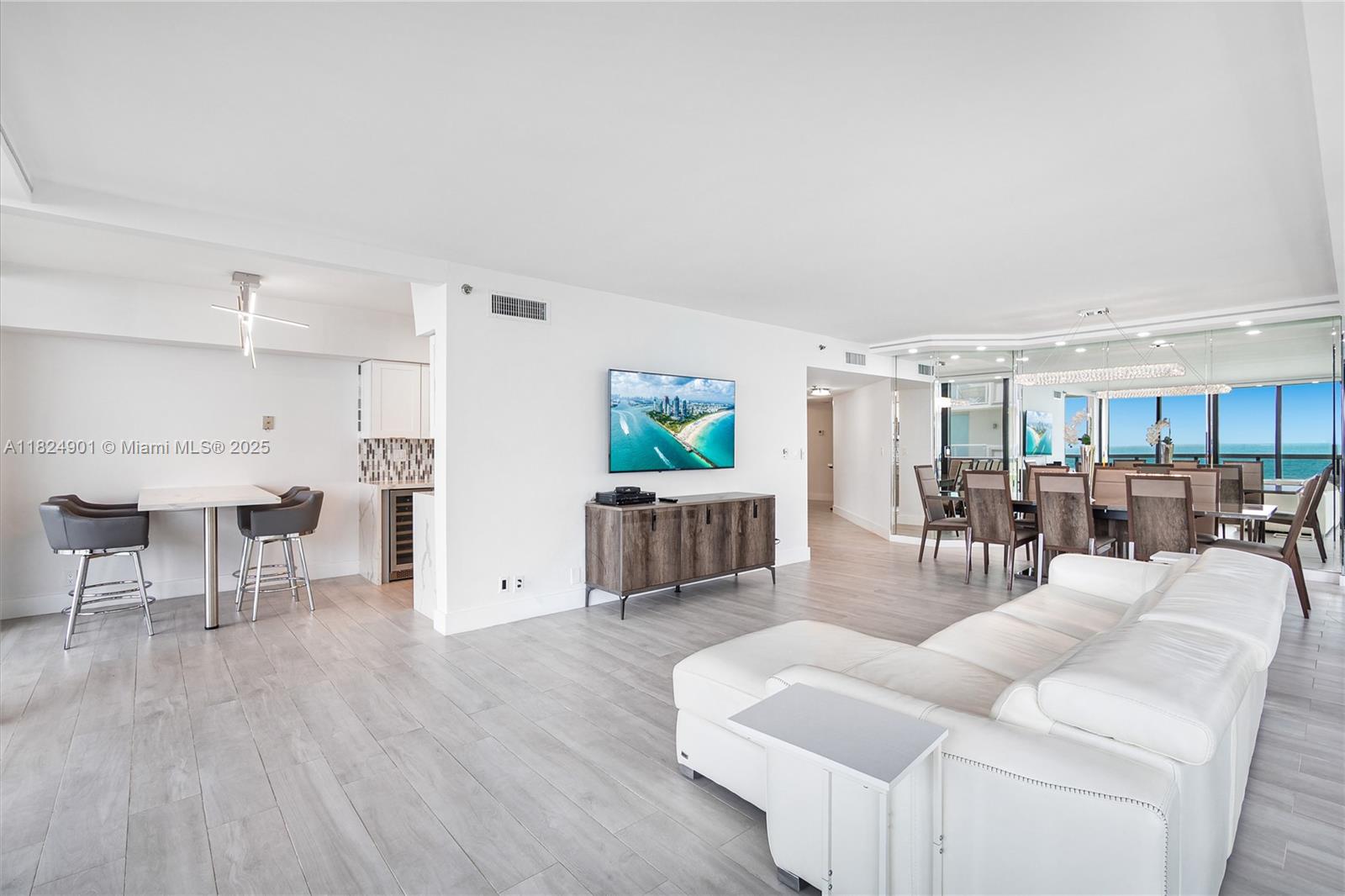 image The Waves Condo2