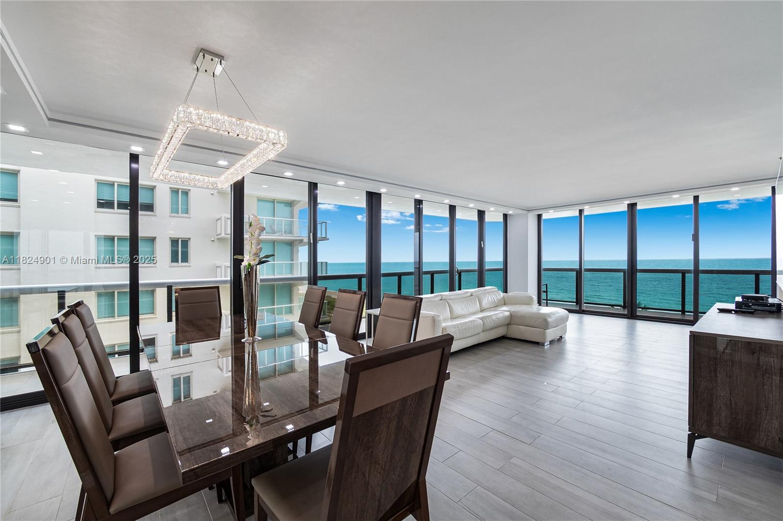 image The Waves Condo4