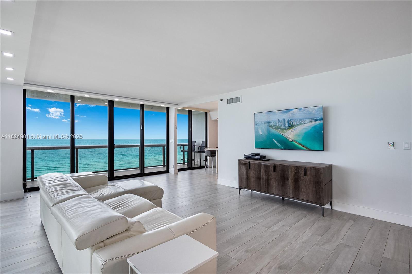 image The Waves Condo5