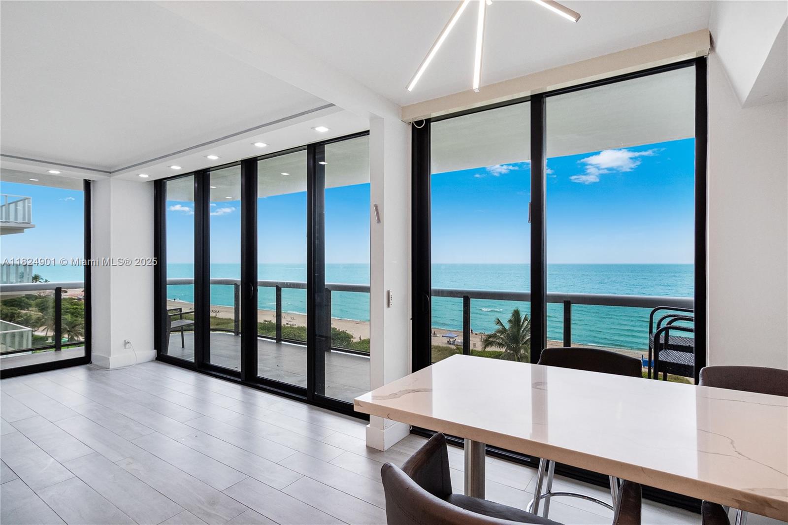 image The Waves Condo7