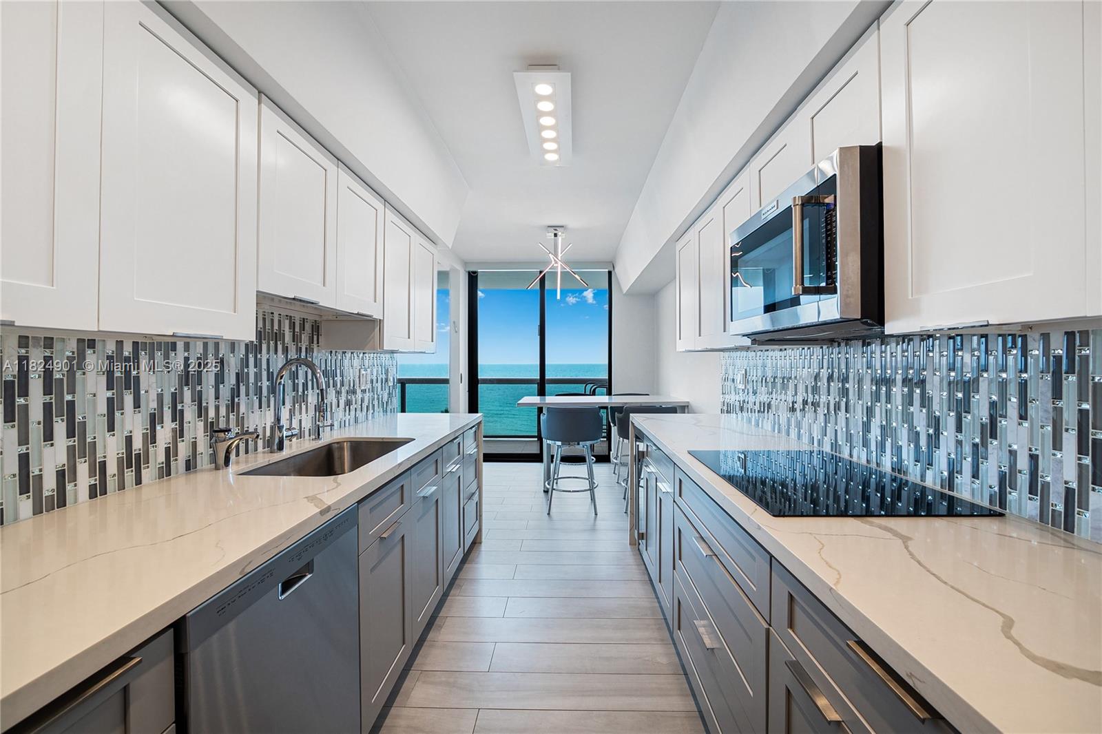 image The Waves Condo8