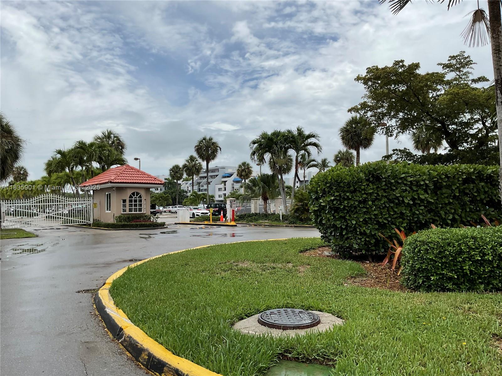 400 Kings Pt Dr #623