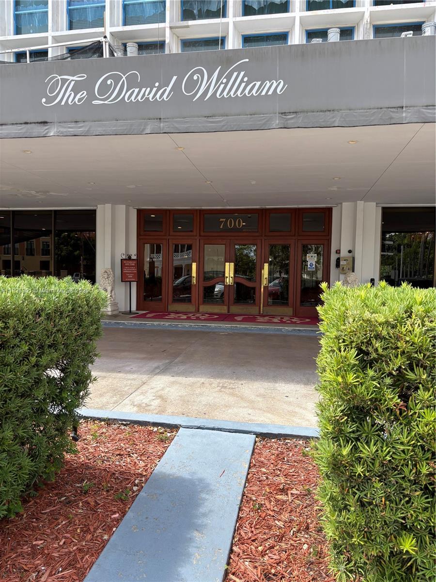 700 Biltmore Way #517