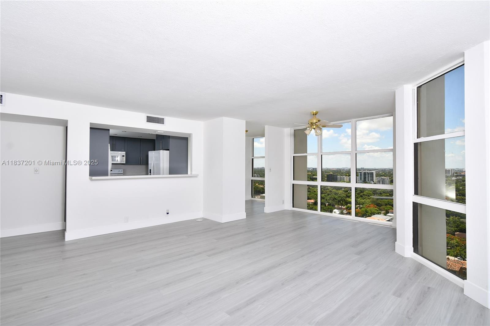 image Brickell Place5
