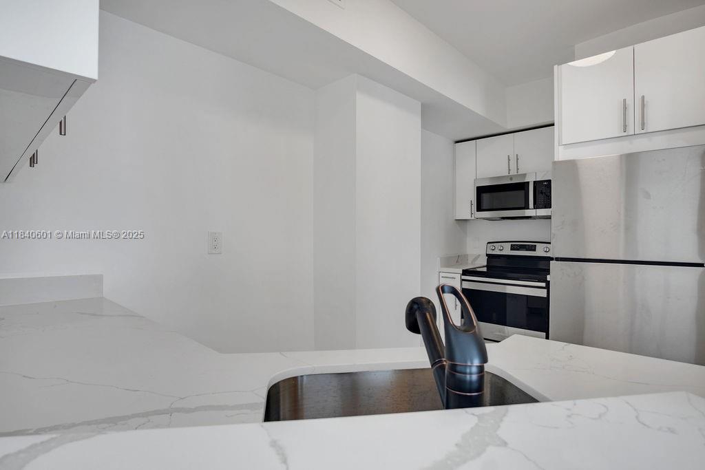 747 Michigan Ave #204 Miami Beach, FL 33139
