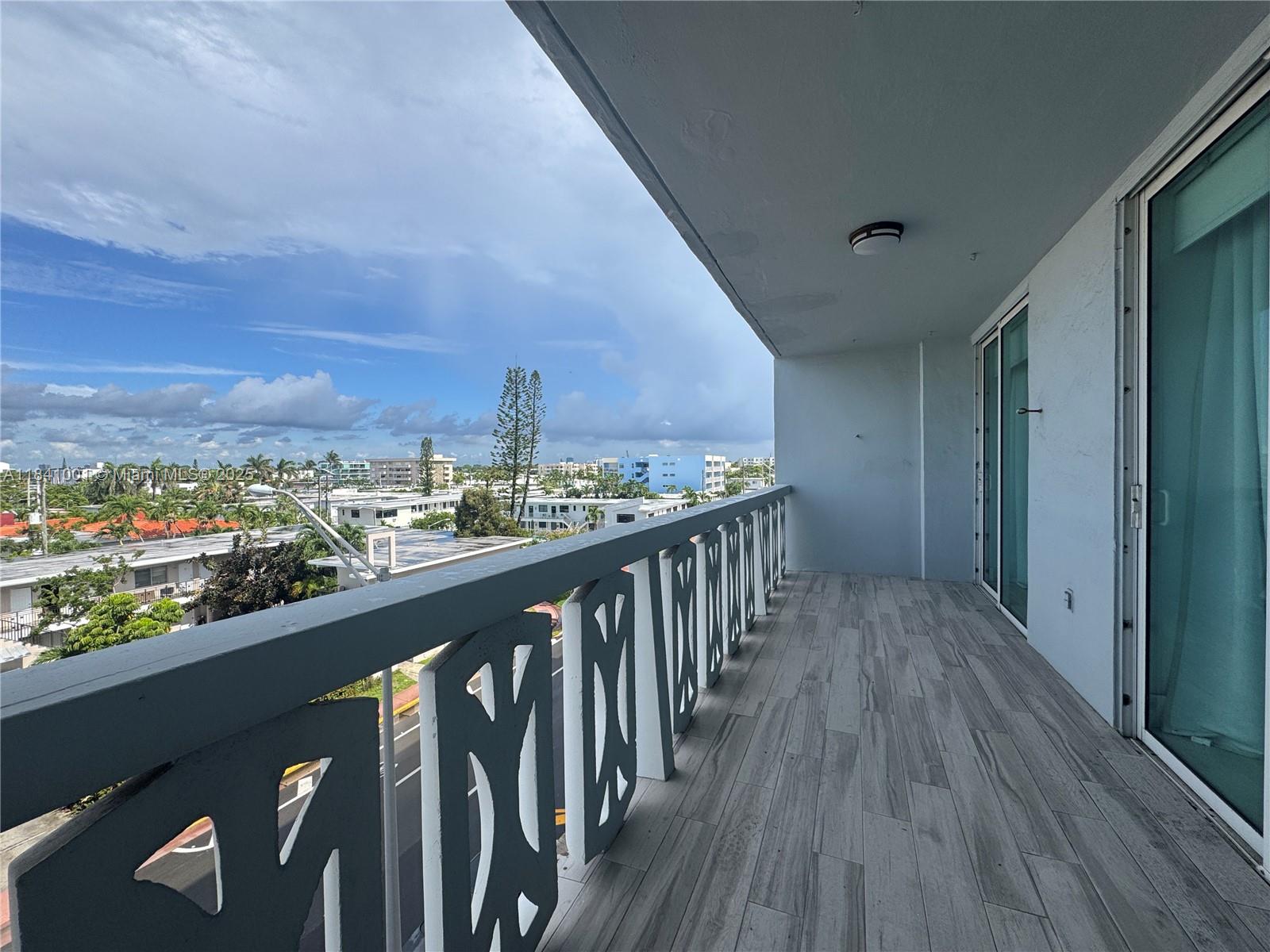 8233 Harding Ave #508