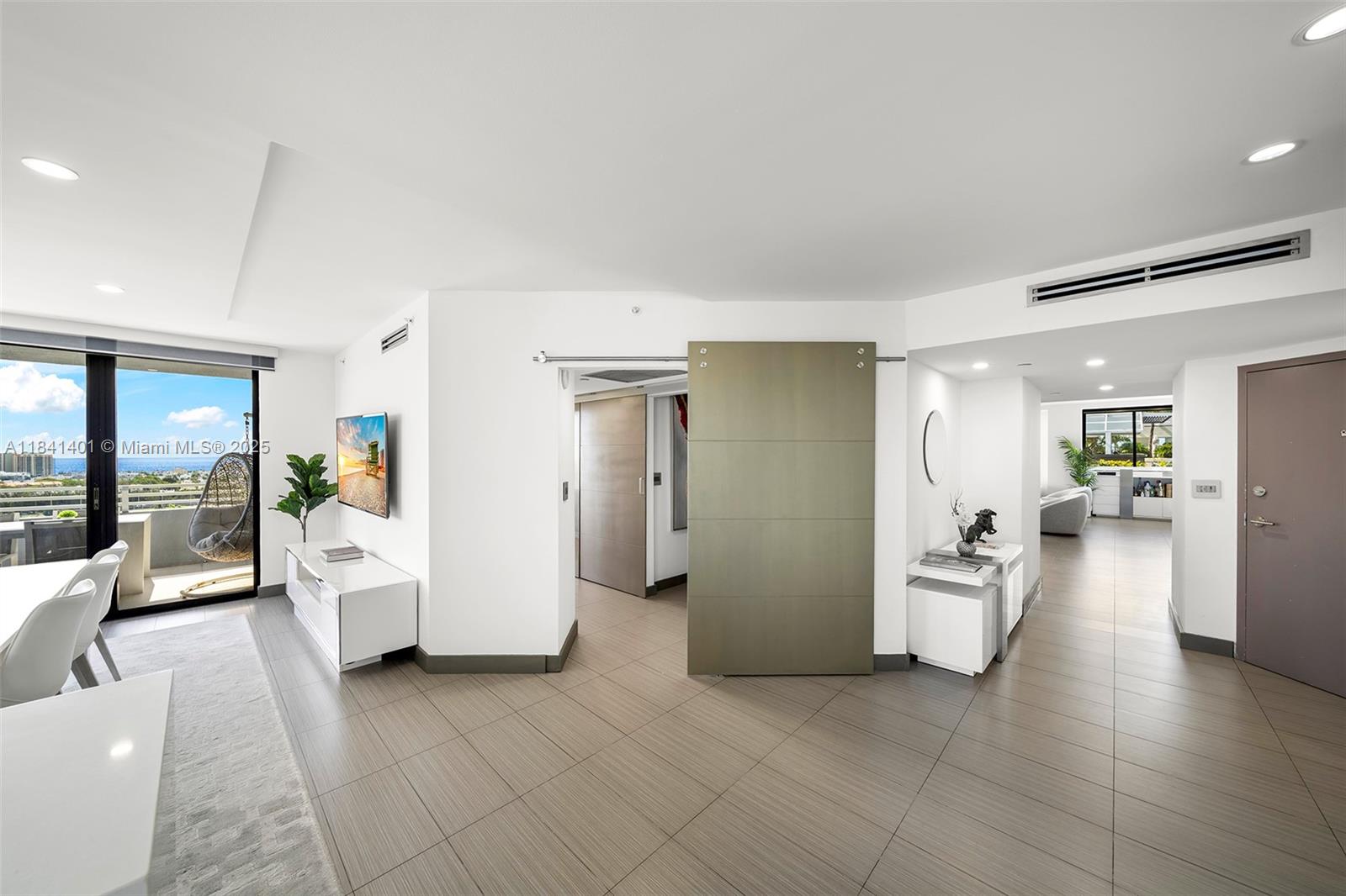 image The Waverly31