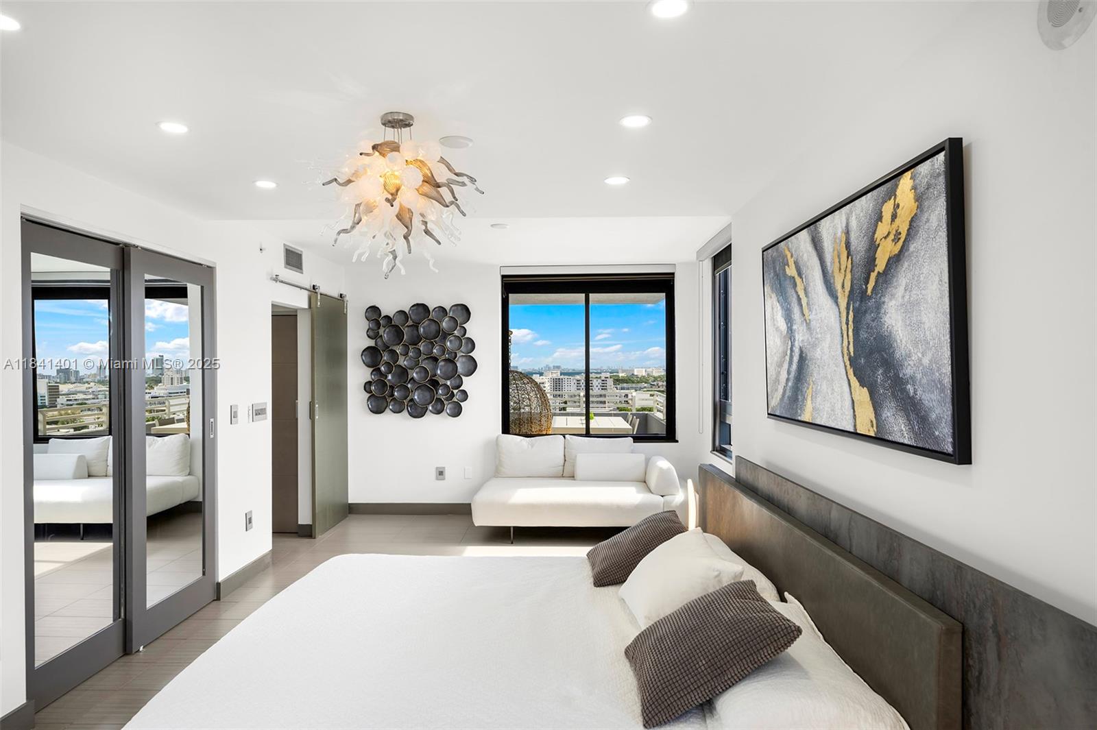 image The Waverly33