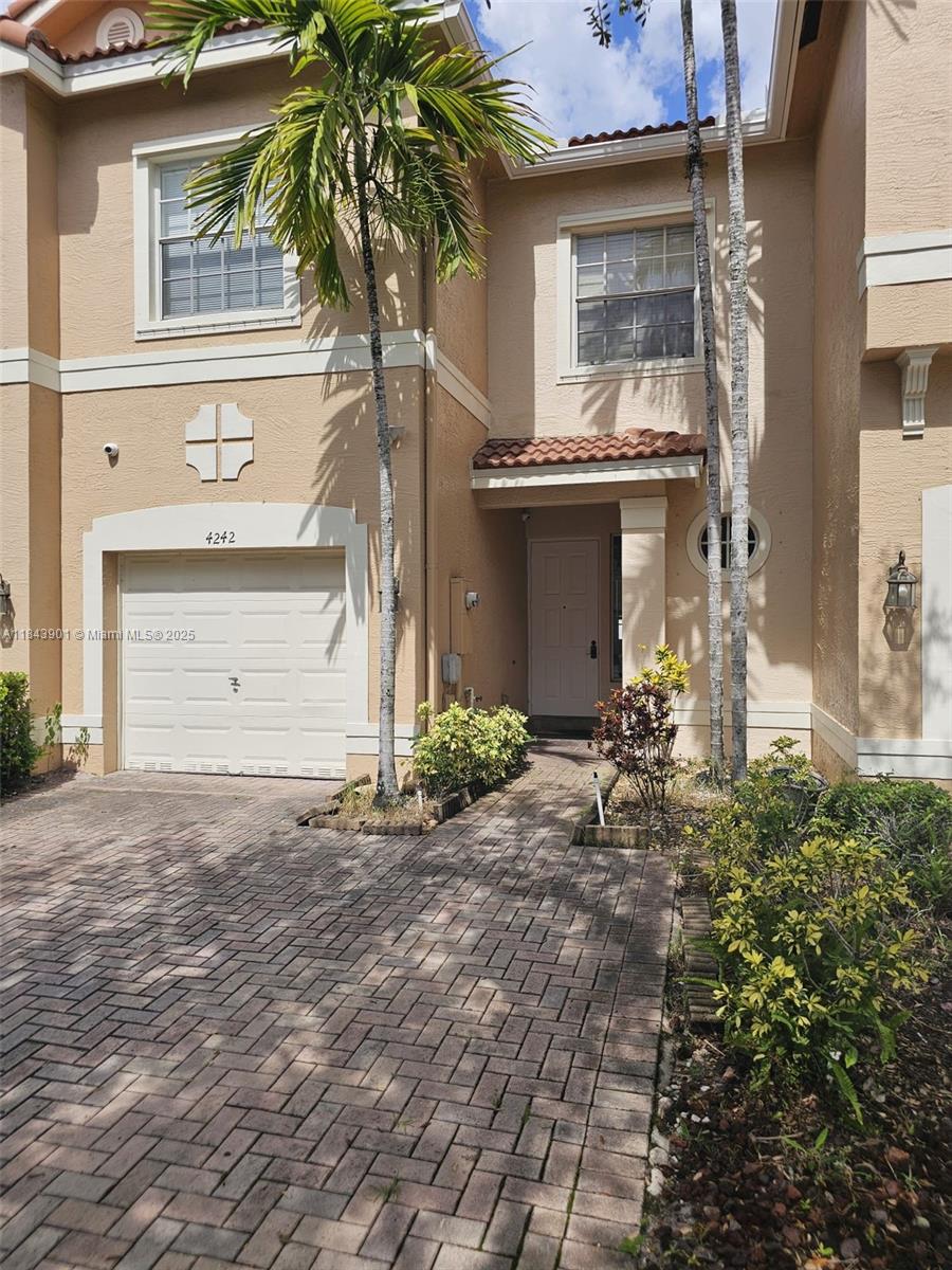4242 SW 124th Way