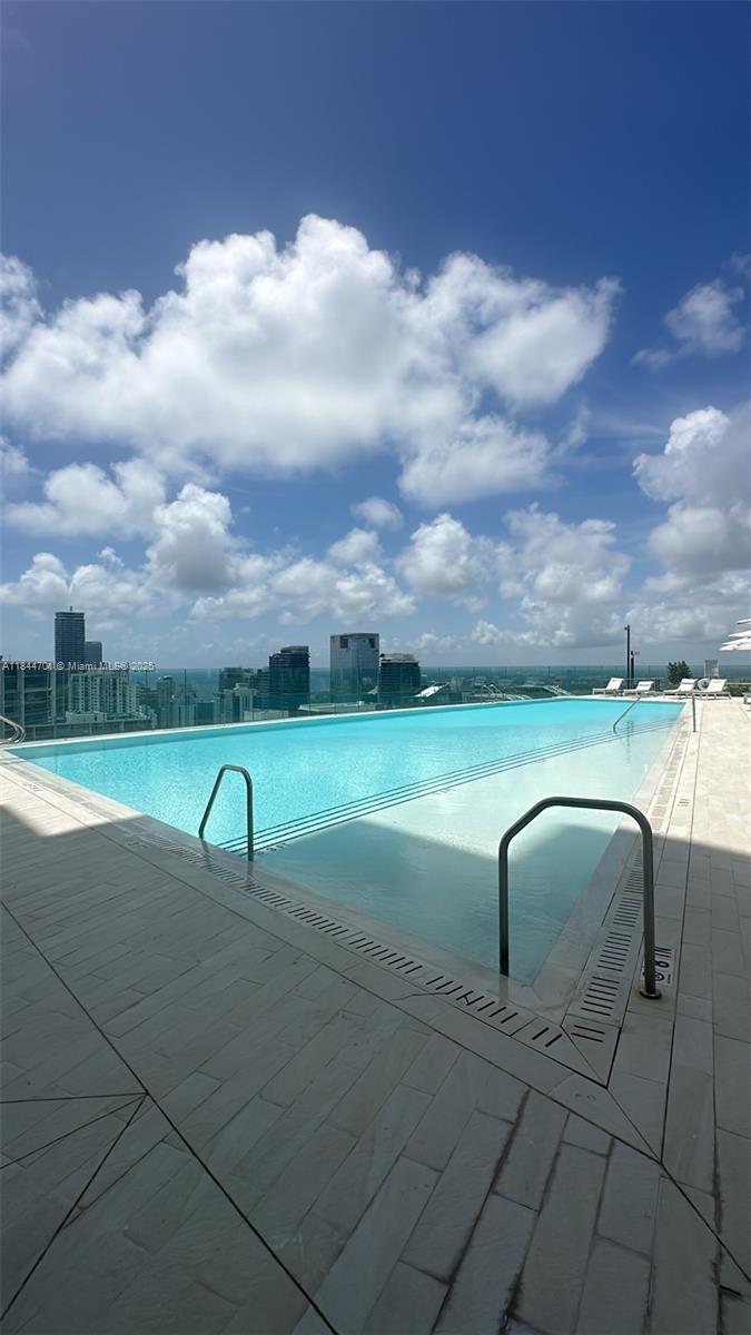 image Aston Martin Residences9