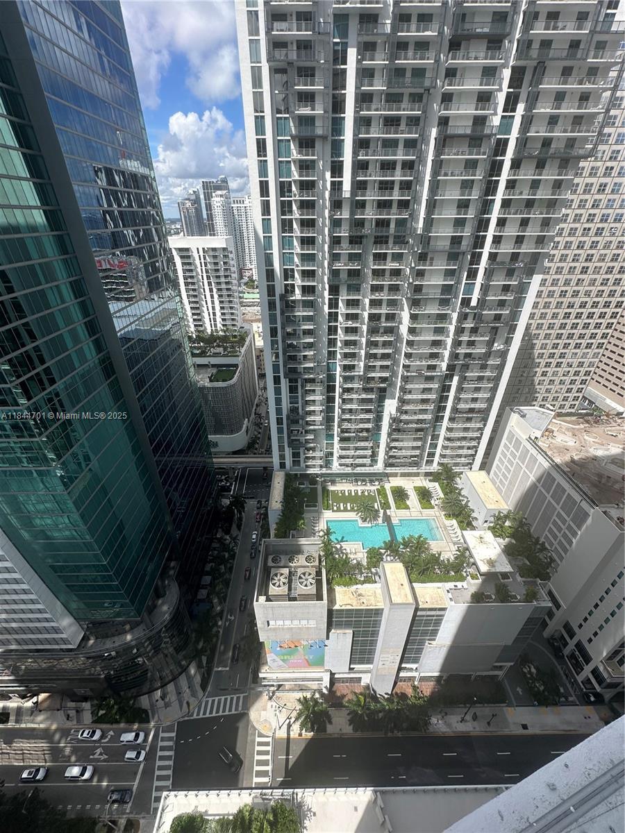 image Aston Martin Residences24