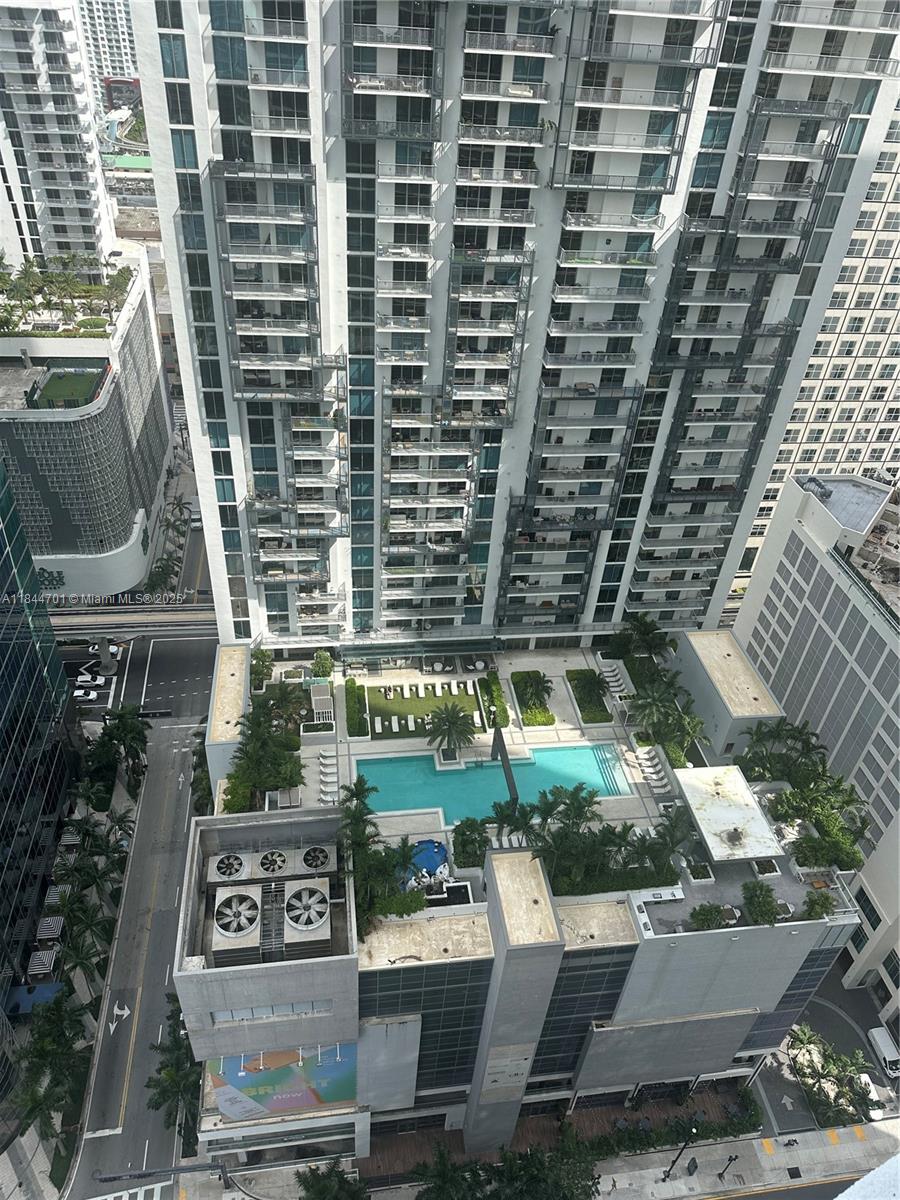image Aston Martin Residences3
