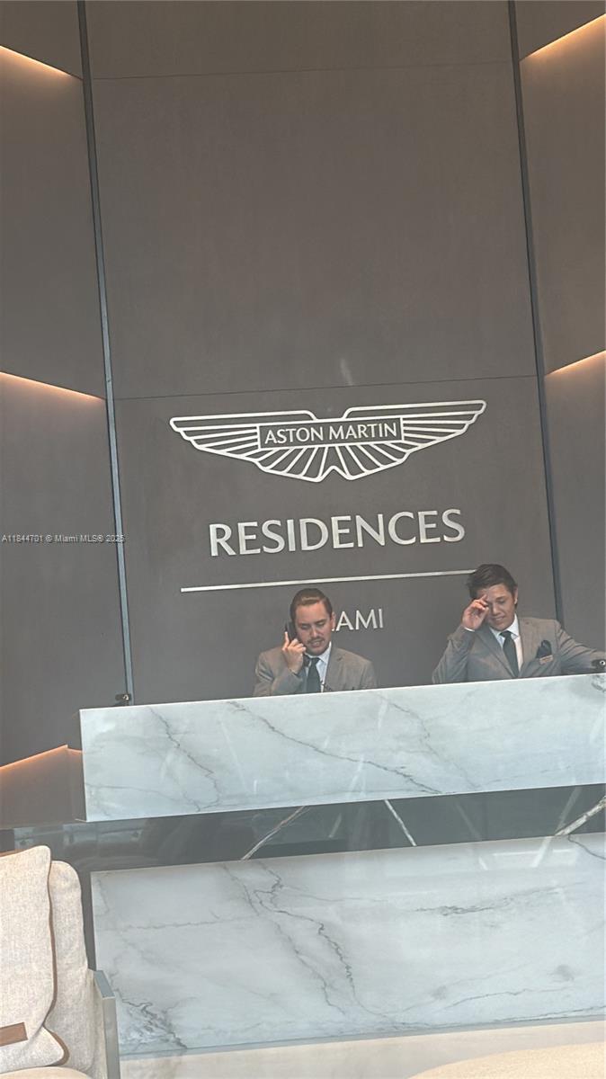 image Aston Martin Residences6