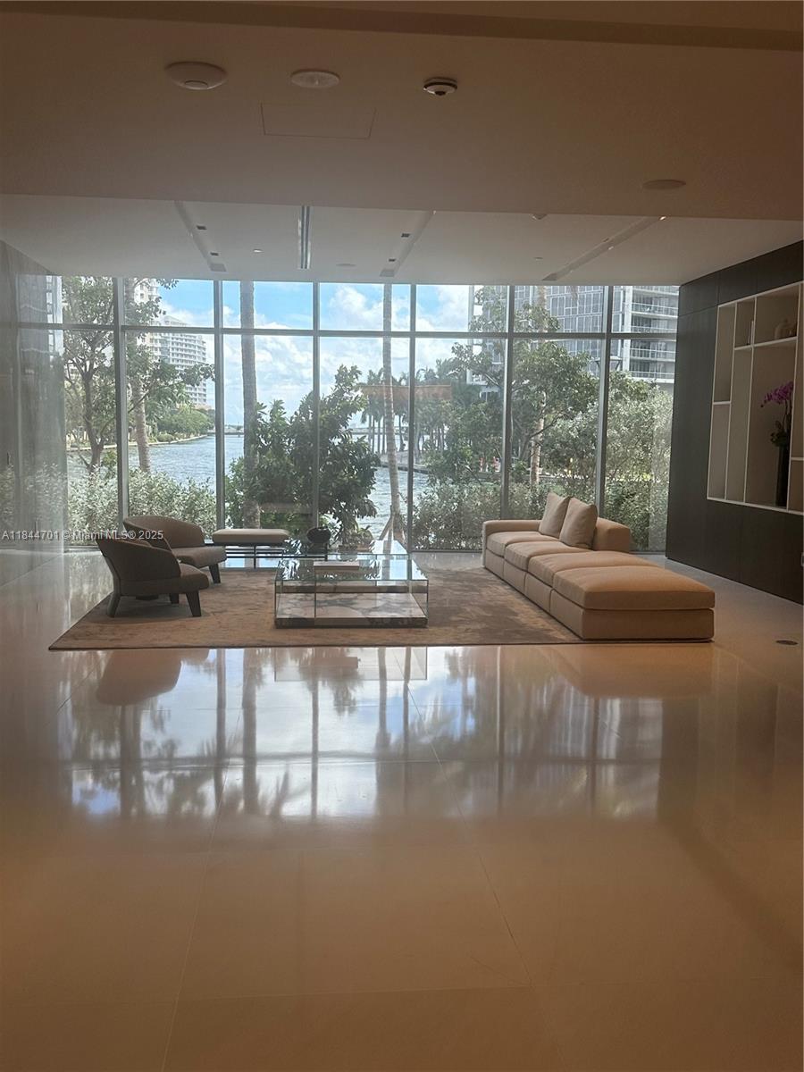 image Aston Martin Residences7
