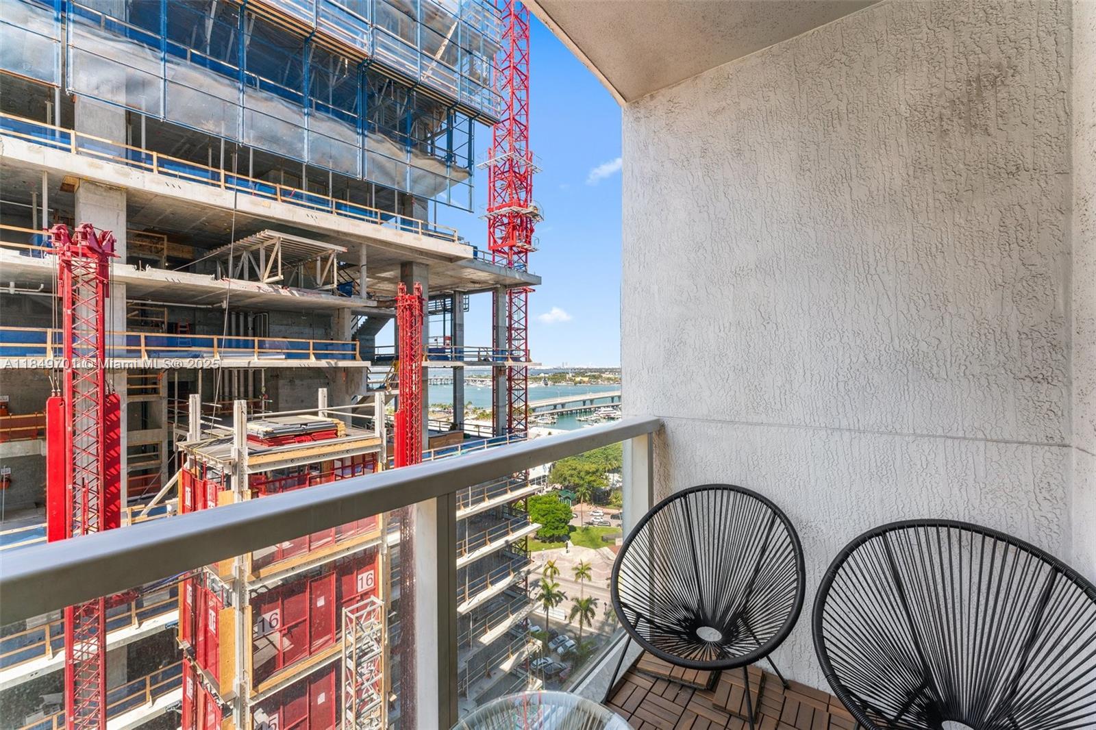 image Vizcayne Condominiums8