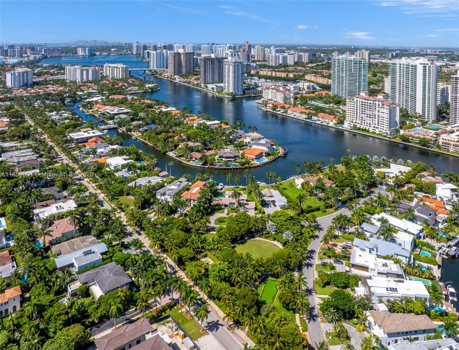 268 S Parkway Golden Beach, FL 33160