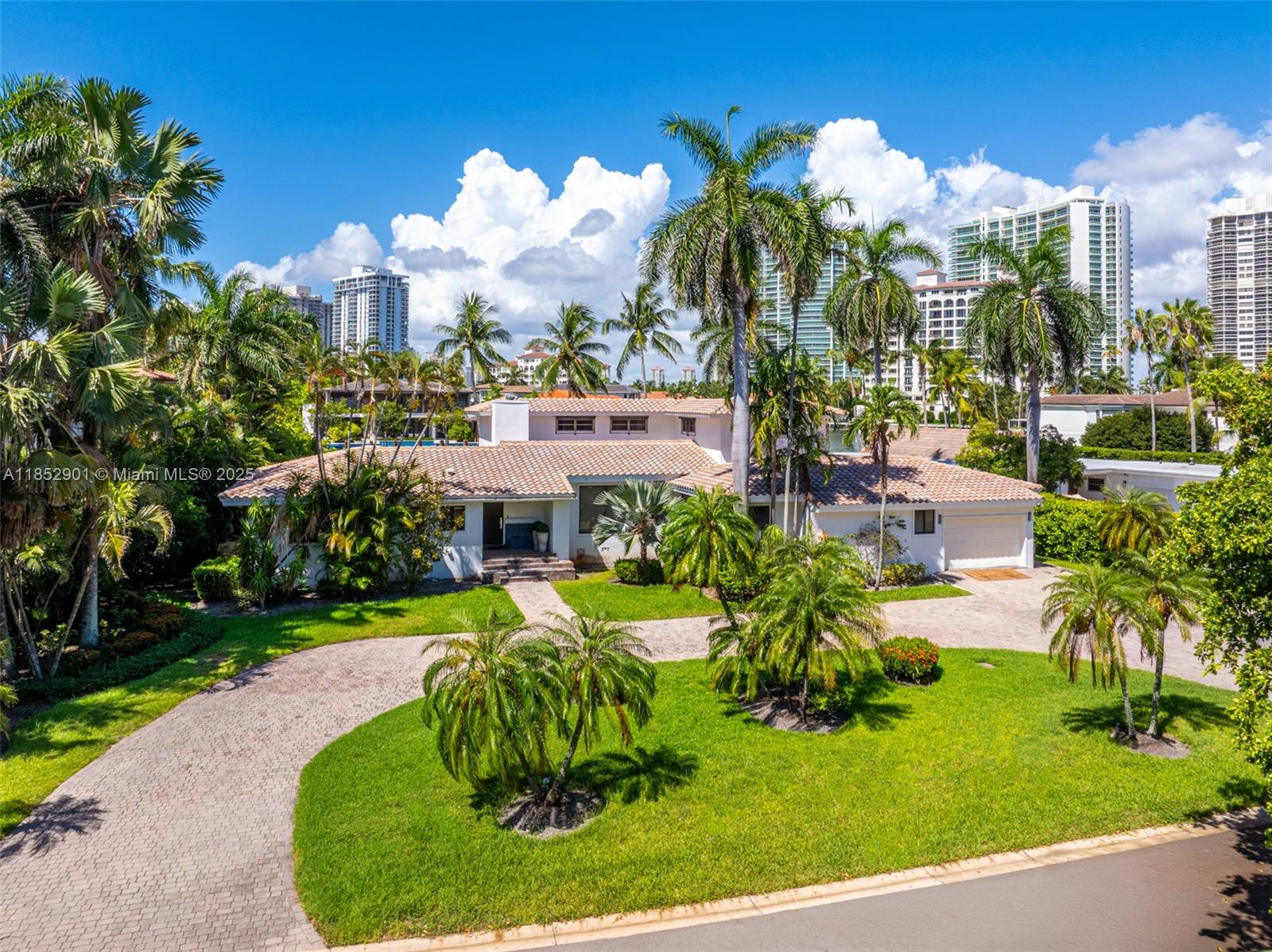 268 S Parkway Golden Beach, FL 33160